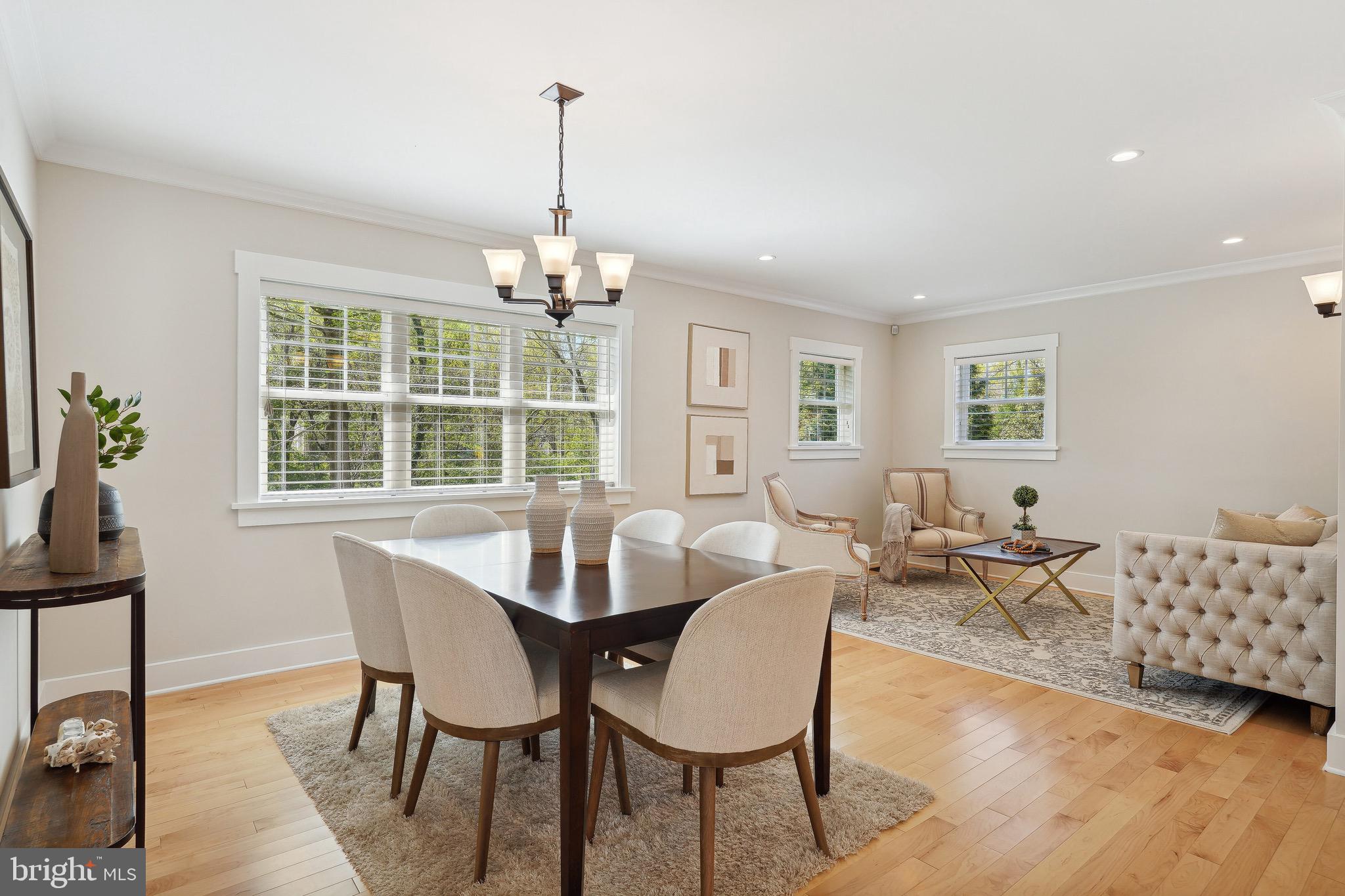 LEE CREST - Residential