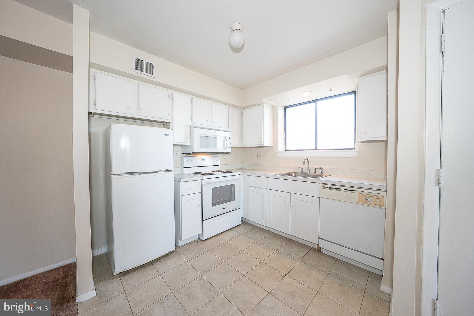 5200 HILLTOP DRIVE B26