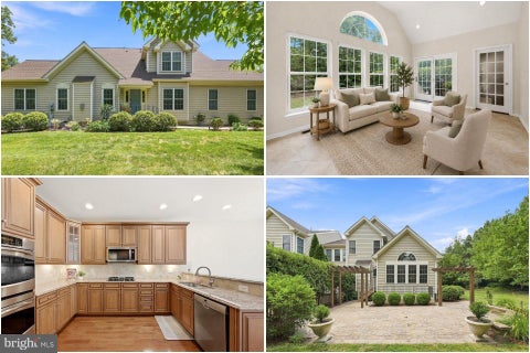 Photo of 25155 Fortitude Terrace, CHANTILLY, VA 20152 (MLS # VALO2134502)
