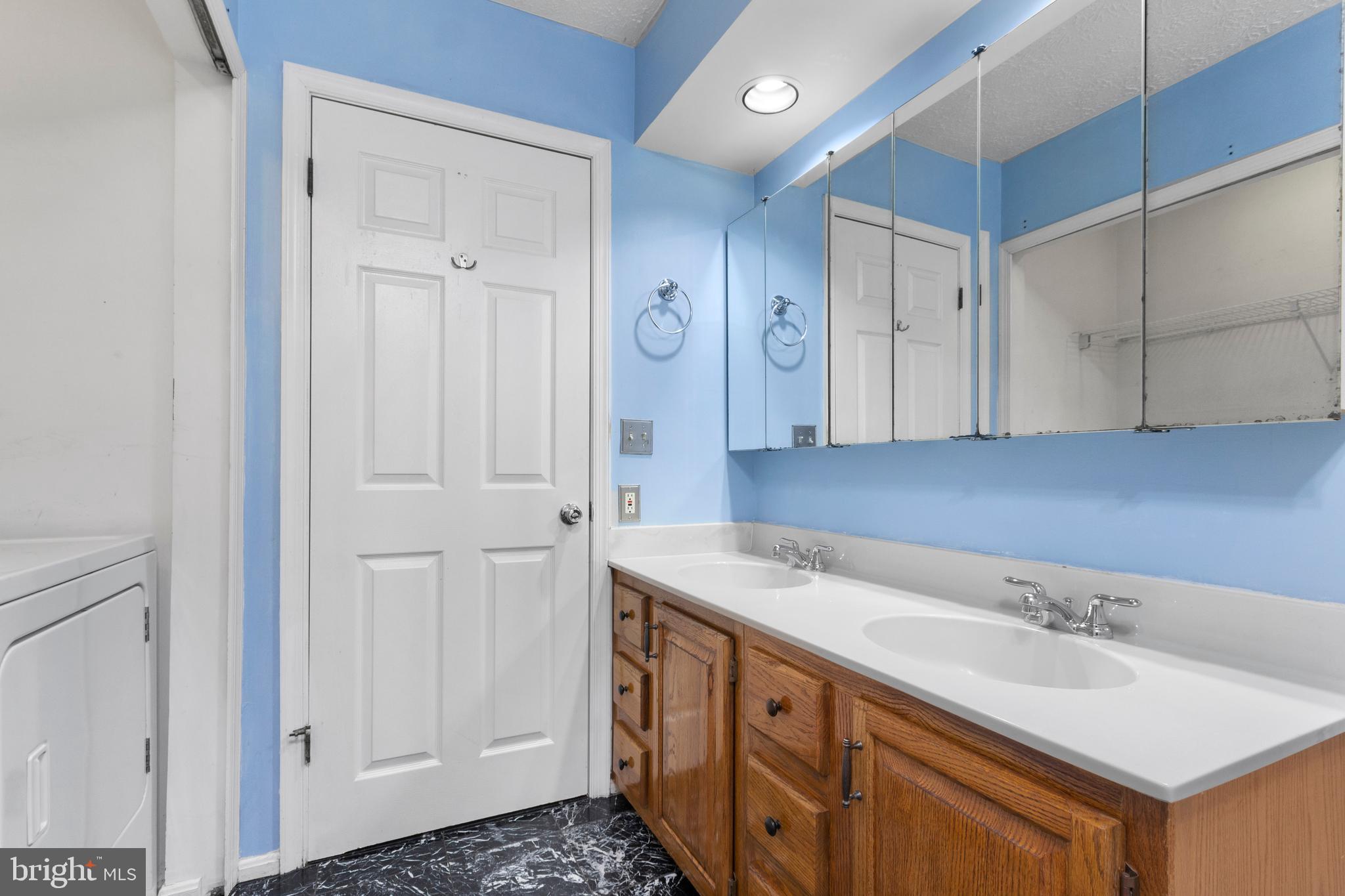 RIVERSIDE - Residential