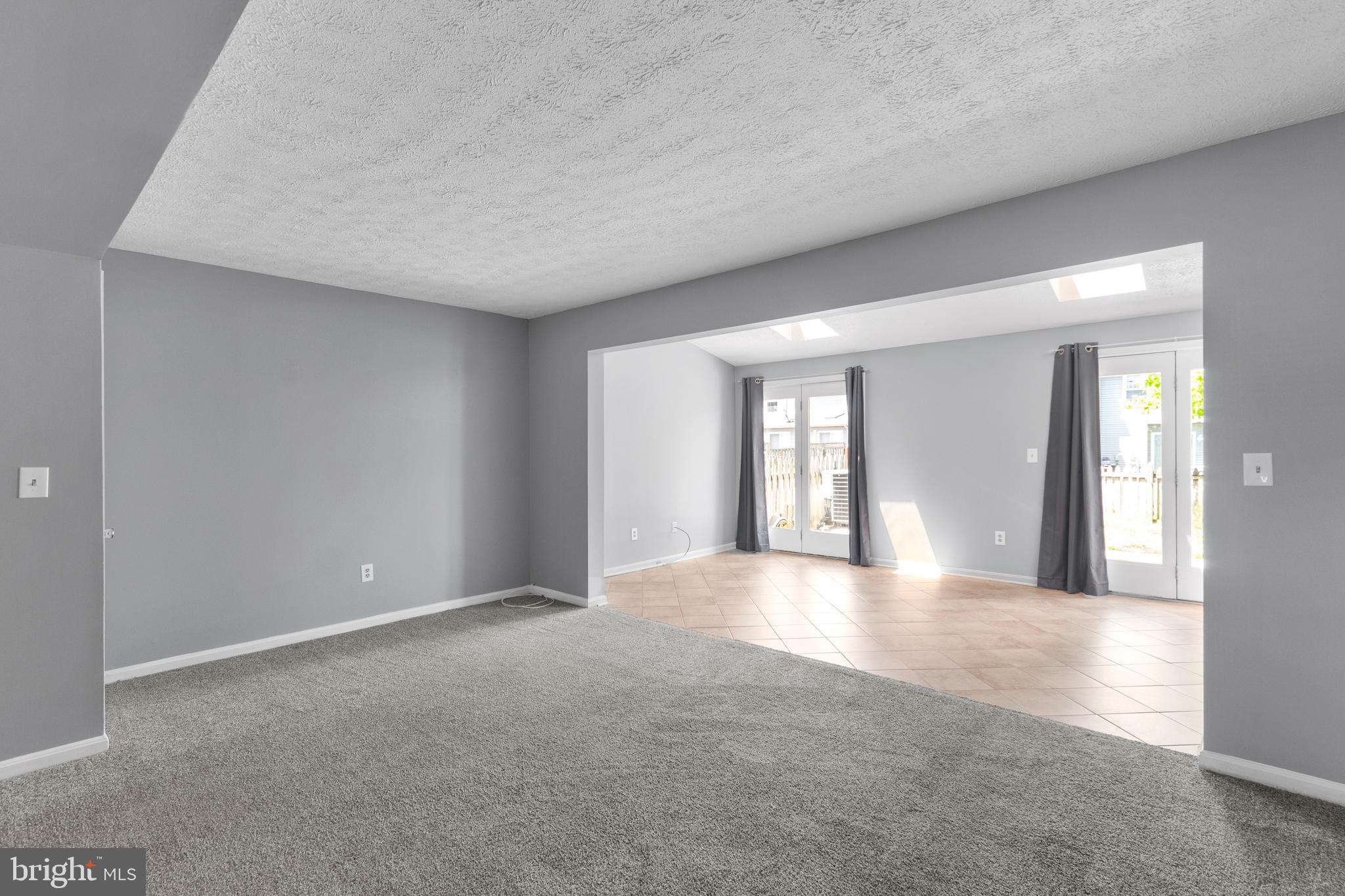 RIVERSIDE - Residential