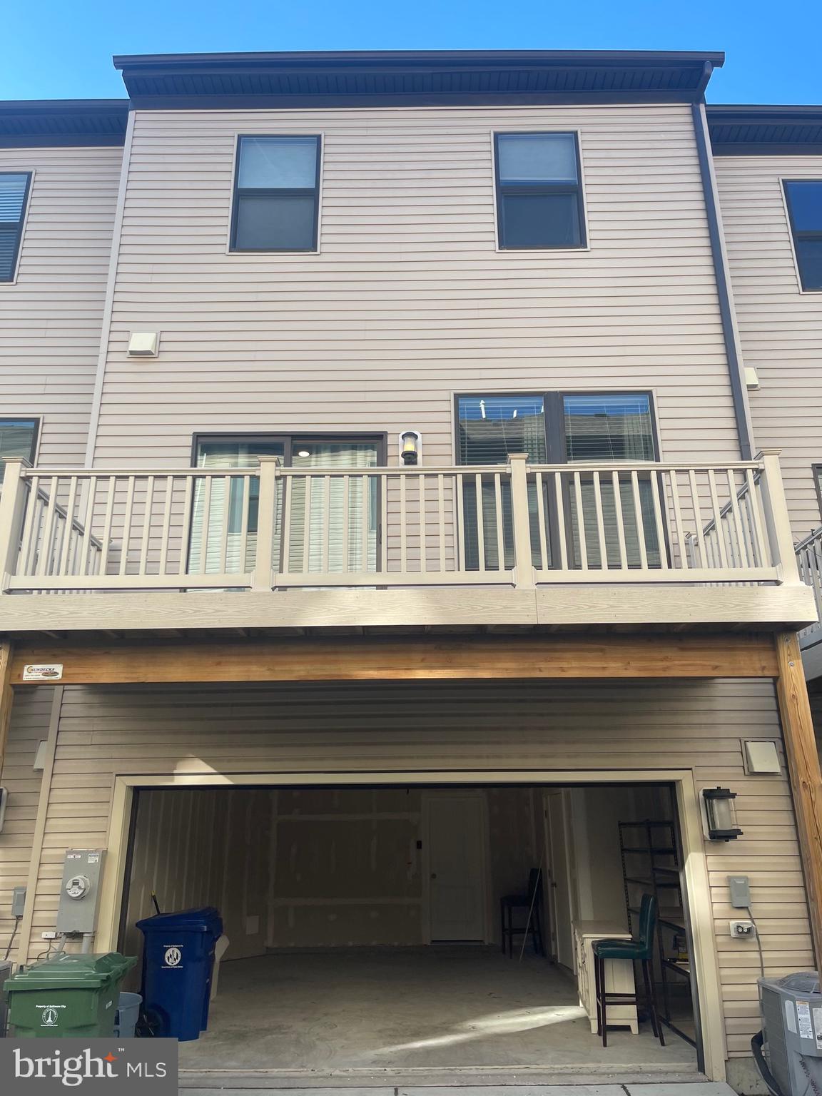 MEDFIELD - Residential Lease