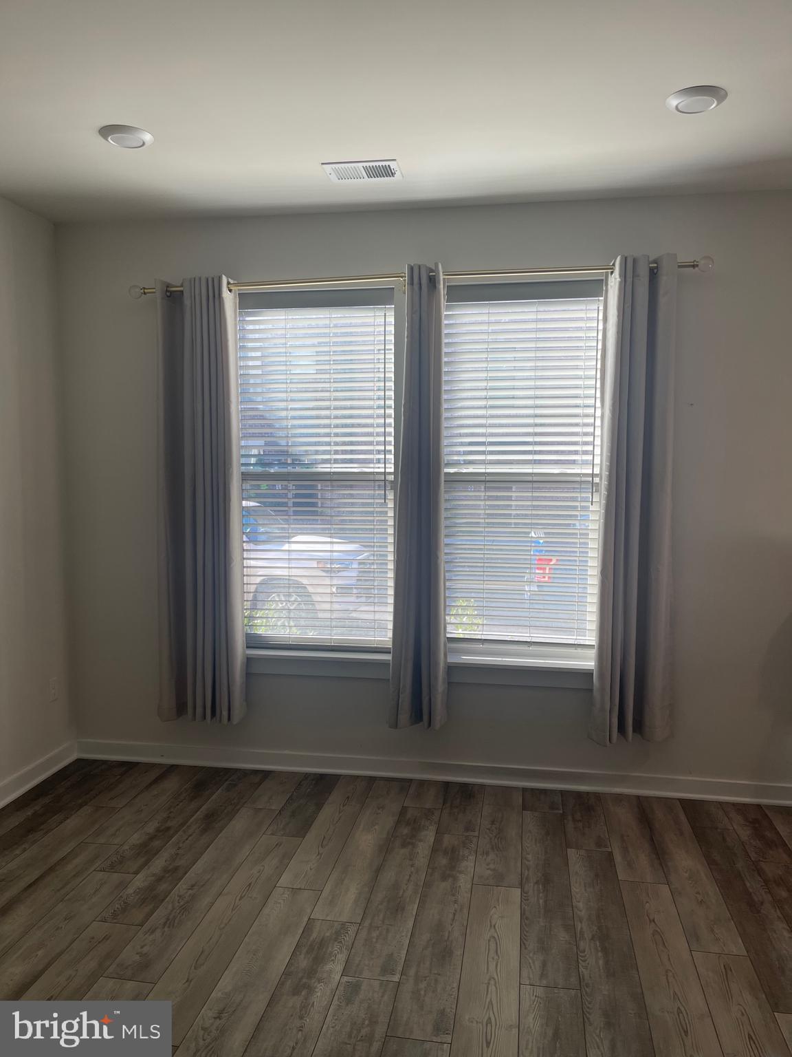 MEDFIELD - Residential Lease