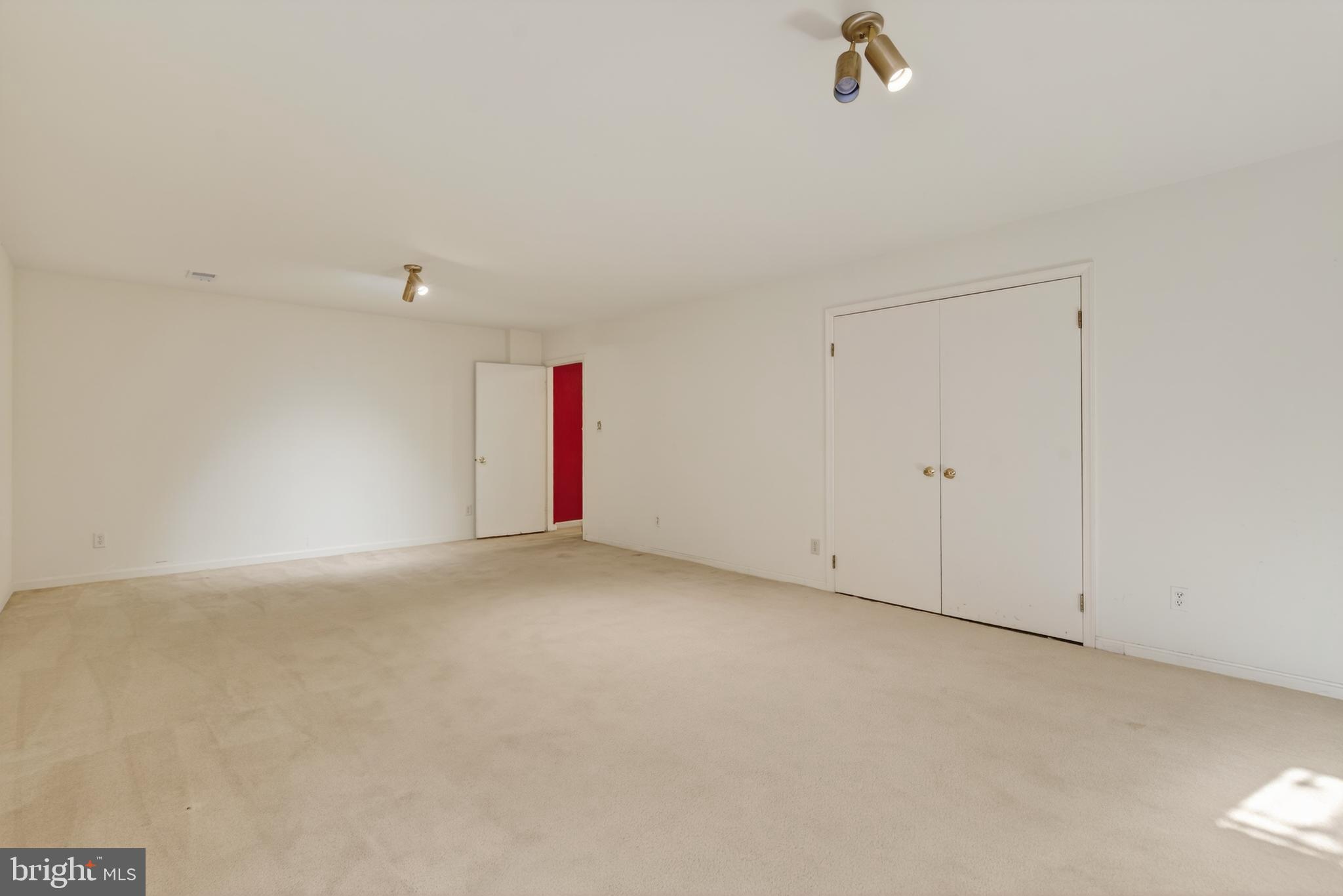 HAMLET PLACE - Residential