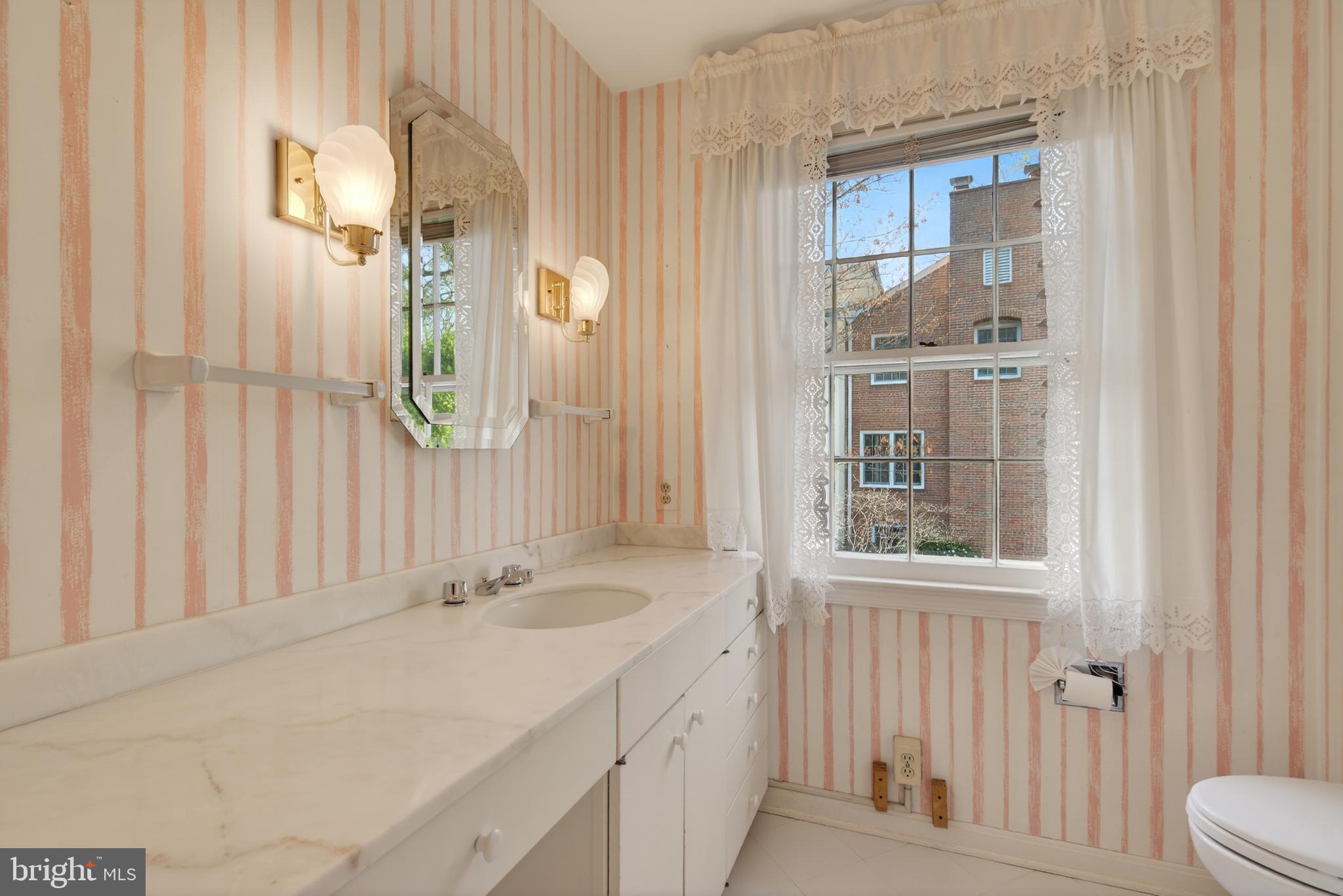 HAMLET PLACE - Residential