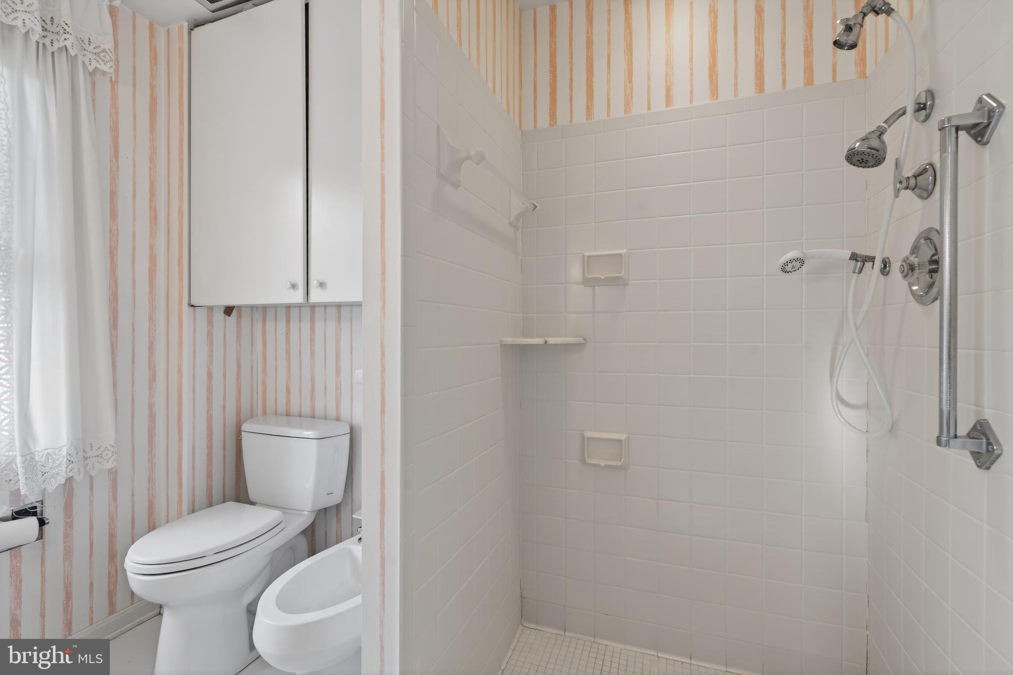 HAMLET PLACE - Residential