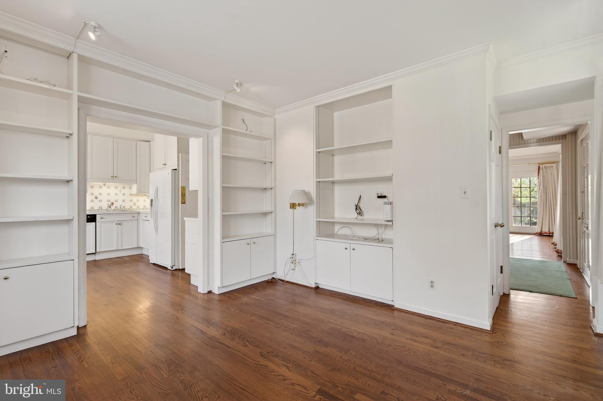 HAMLET PLACE - Residential