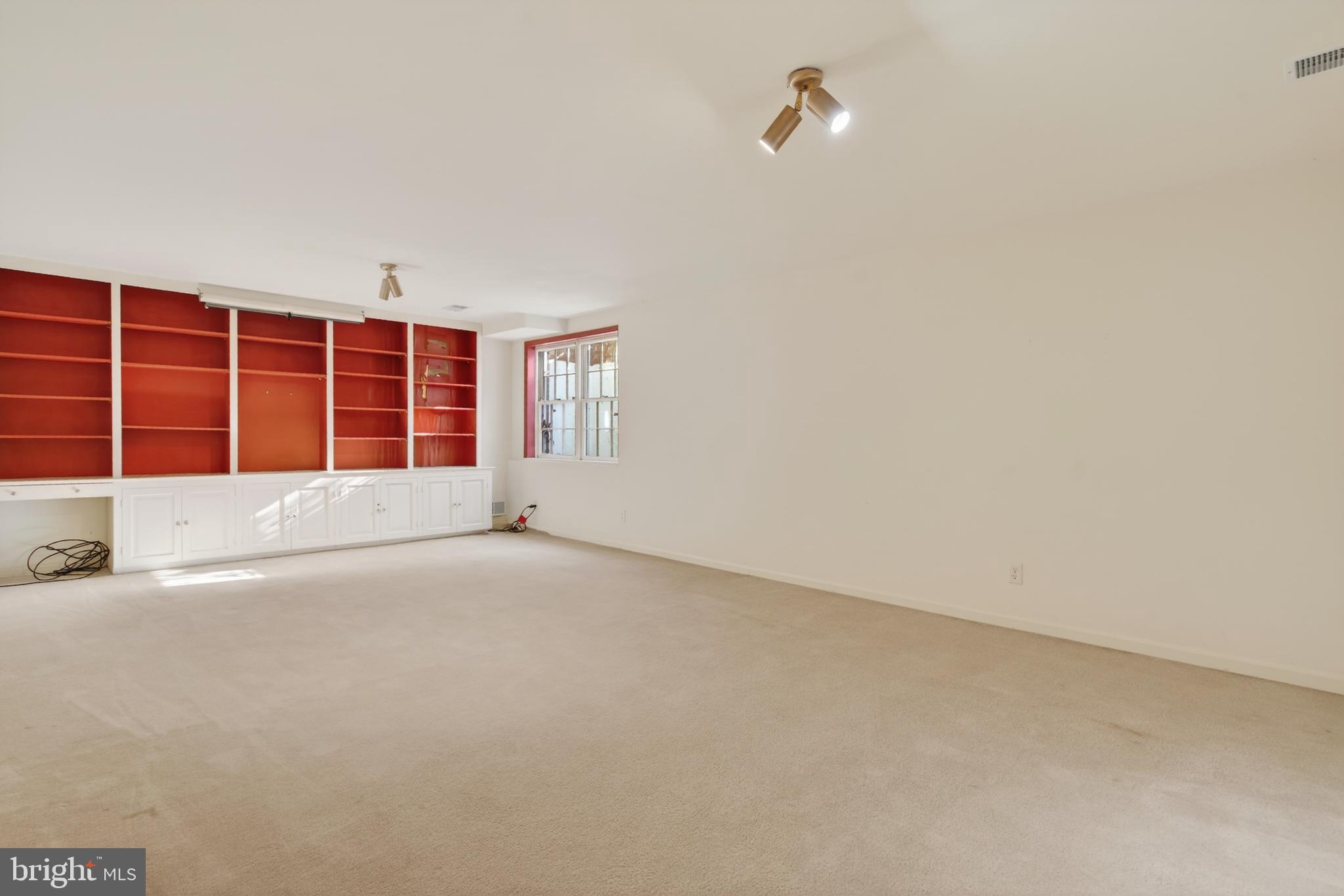 HAMLET PLACE - Residential