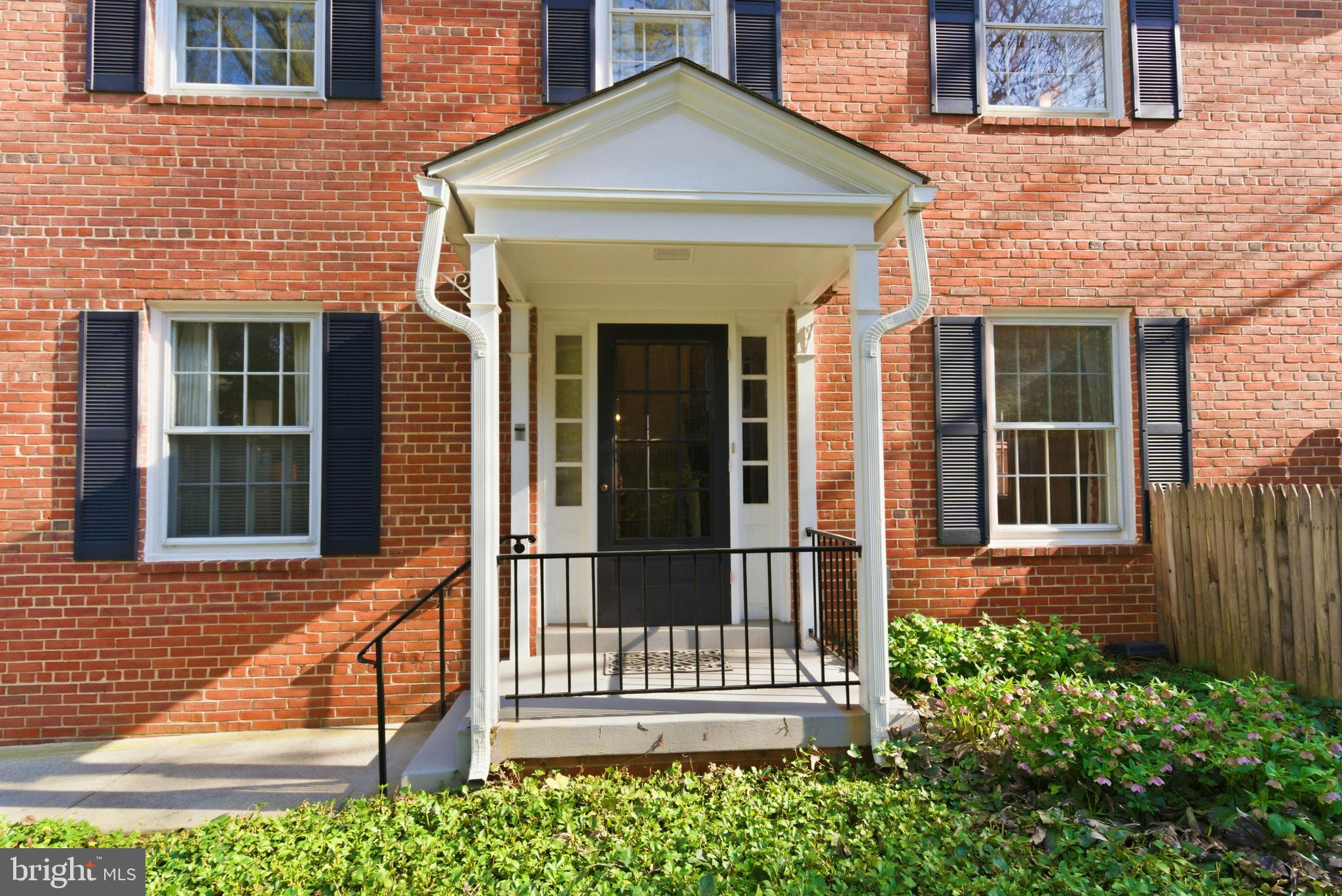 HAMLET PLACE - Residential