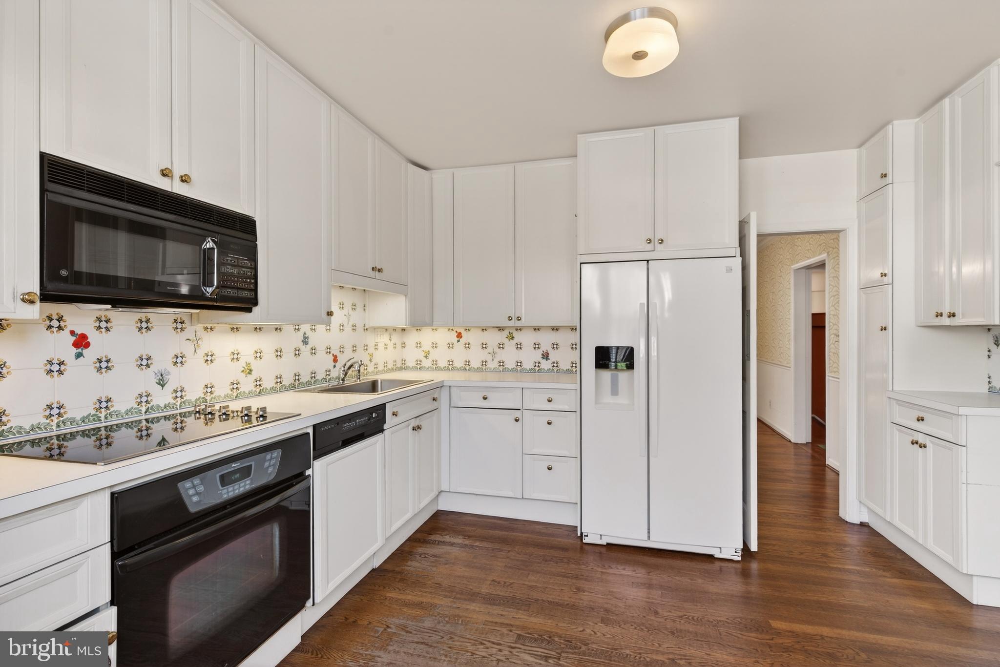 HAMLET PLACE - Residential