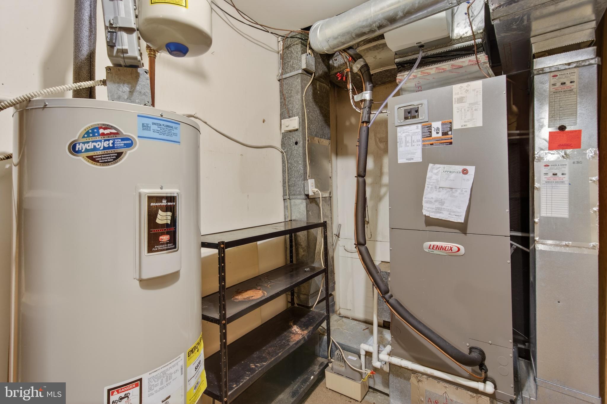 HAMLET PLACE - Residential