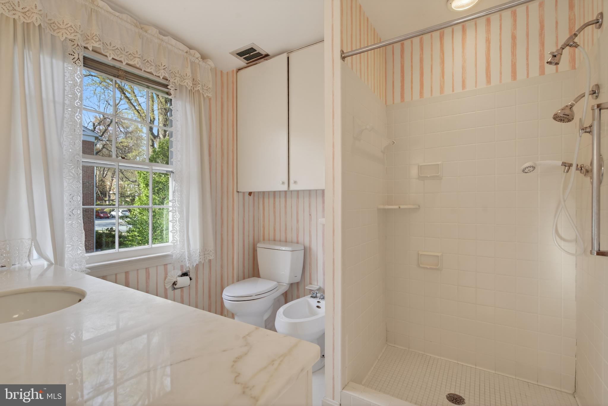 HAMLET PLACE - Residential