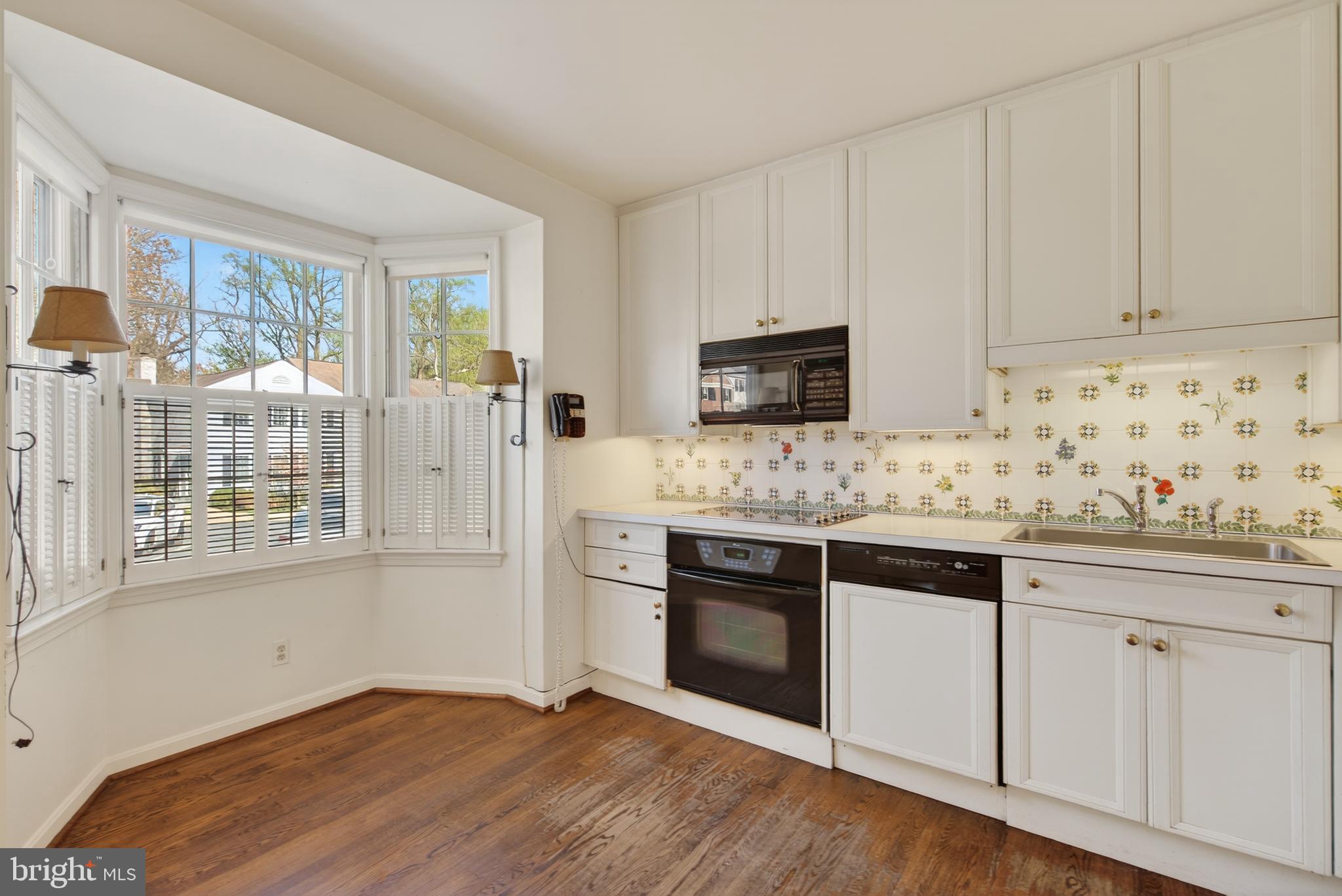 HAMLET PLACE - Residential