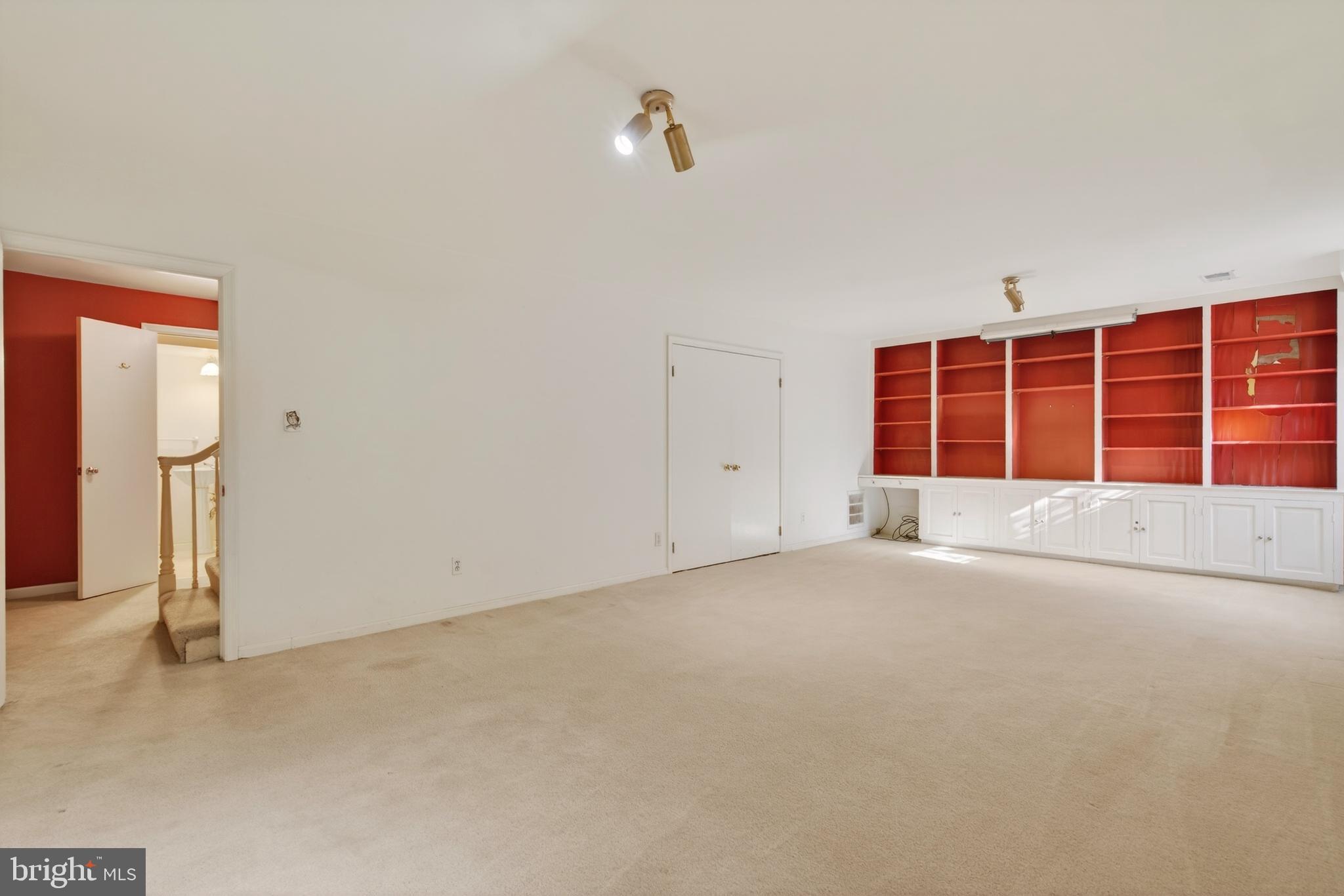 HAMLET PLACE - Residential