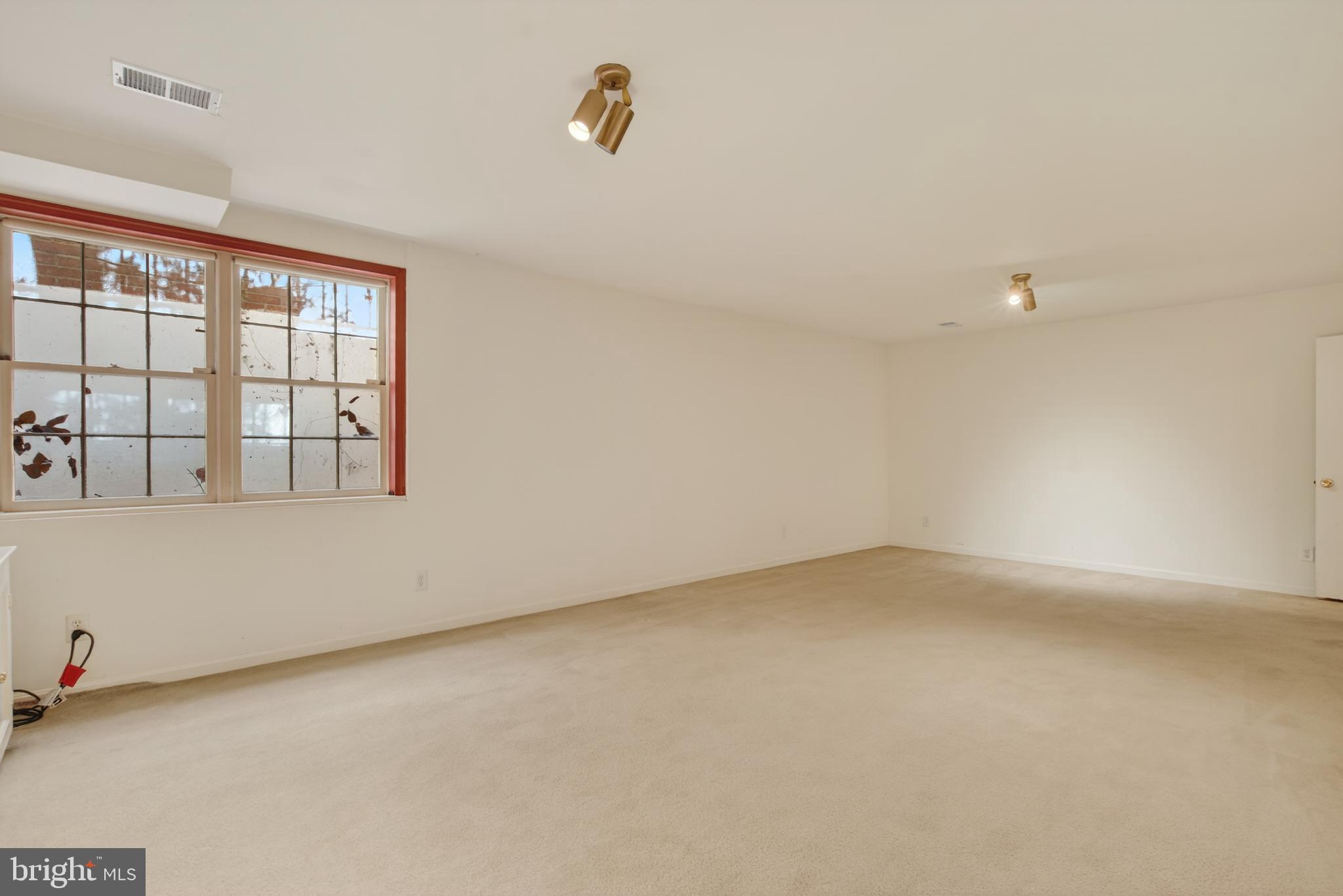 HAMLET PLACE - Residential