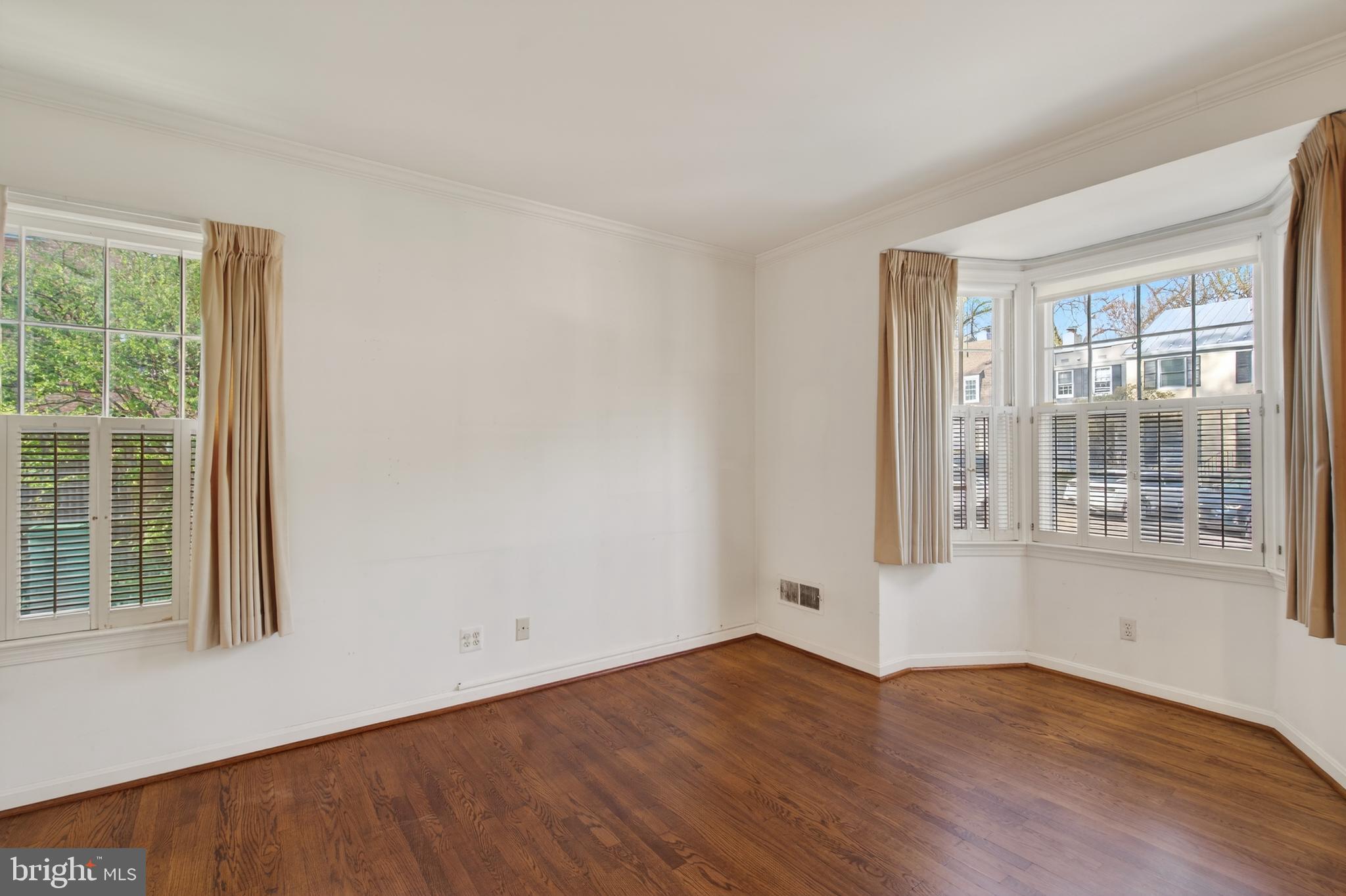 HAMLET PLACE - Residential