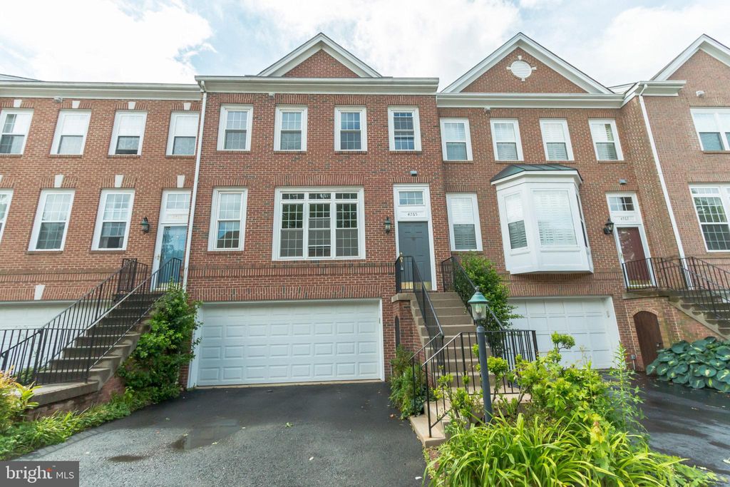 Photo of 4765 Bideford Square, FAIRFAX, VA 22030 (MLS # VAFX2272906)