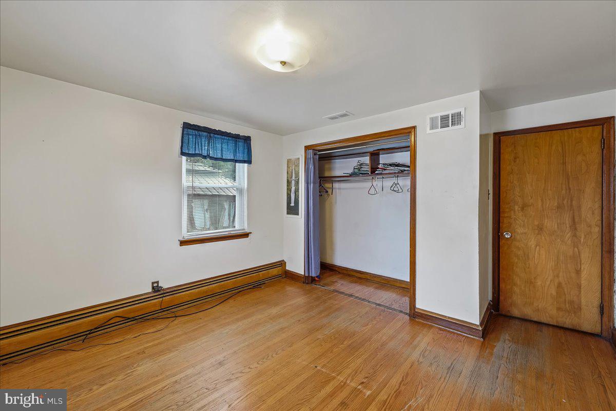 EAST OAK LANE - Residential