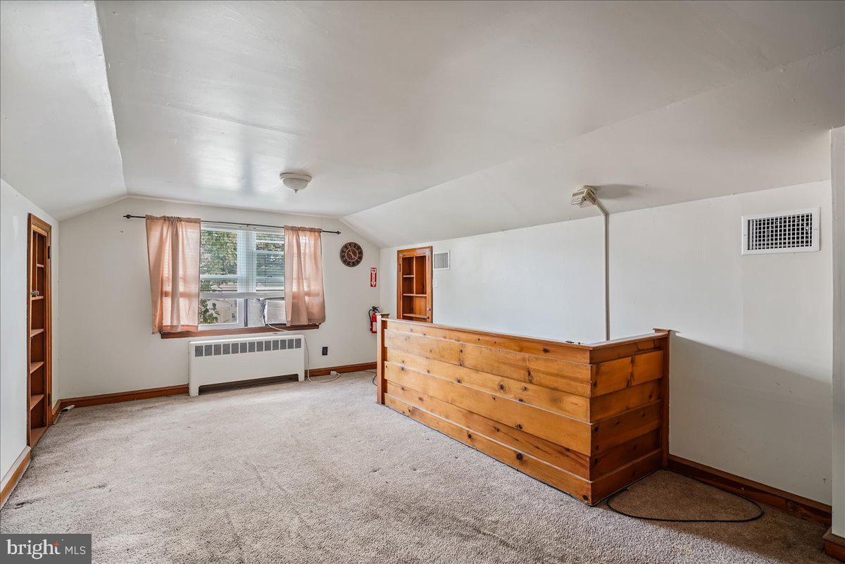 EAST OAK LANE - Residential