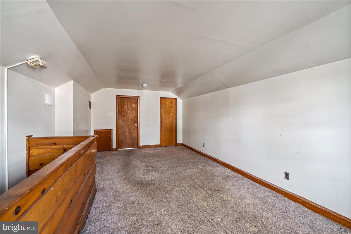 EAST OAK LANE - Residential