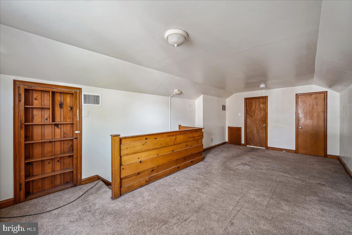 EAST OAK LANE - Residential