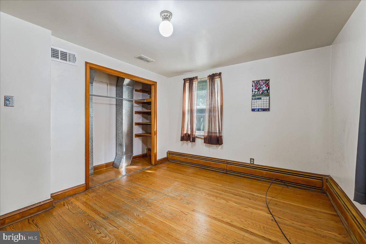 EAST OAK LANE - Residential