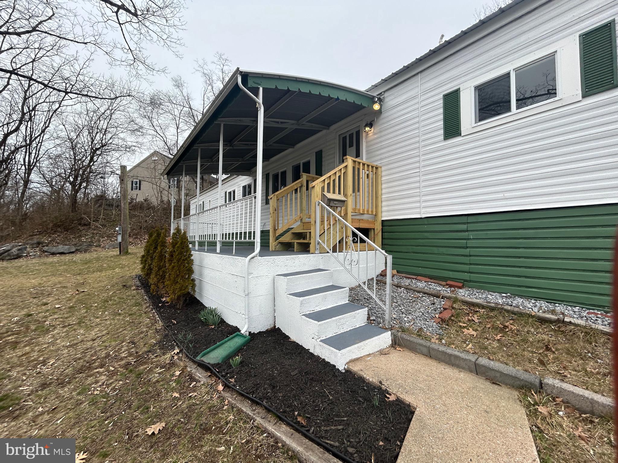 PALMDALE MOBILE HOME PARK - Residential