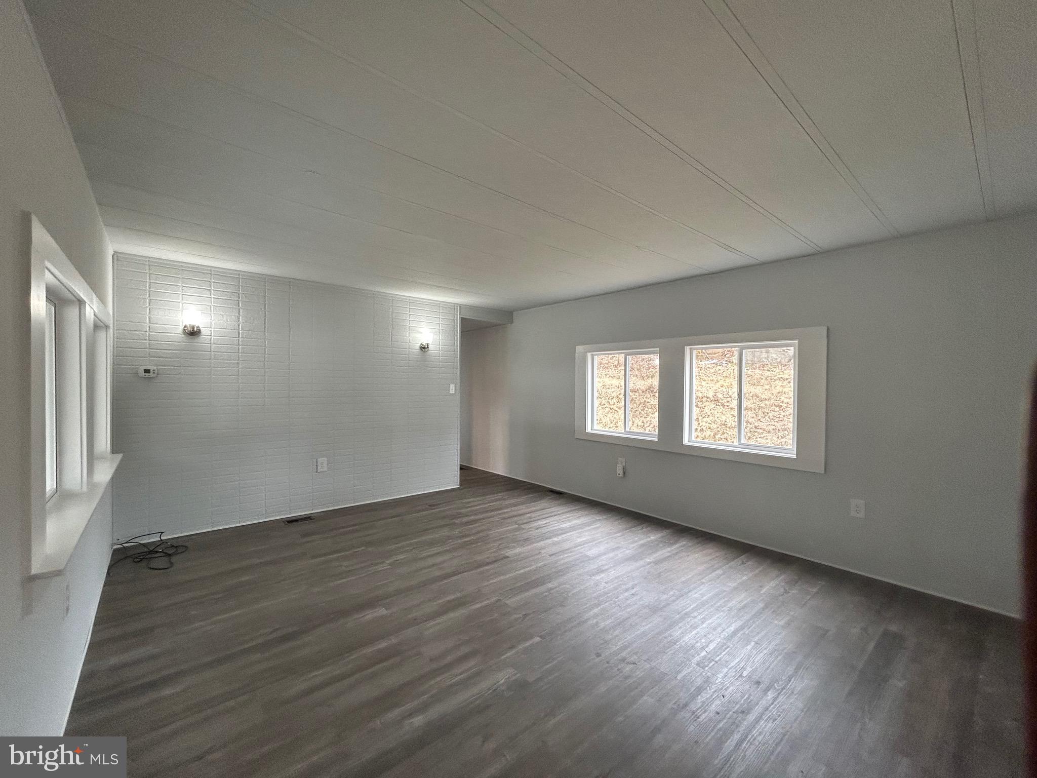 PALMDALE MOBILE HOME PARK - Residential