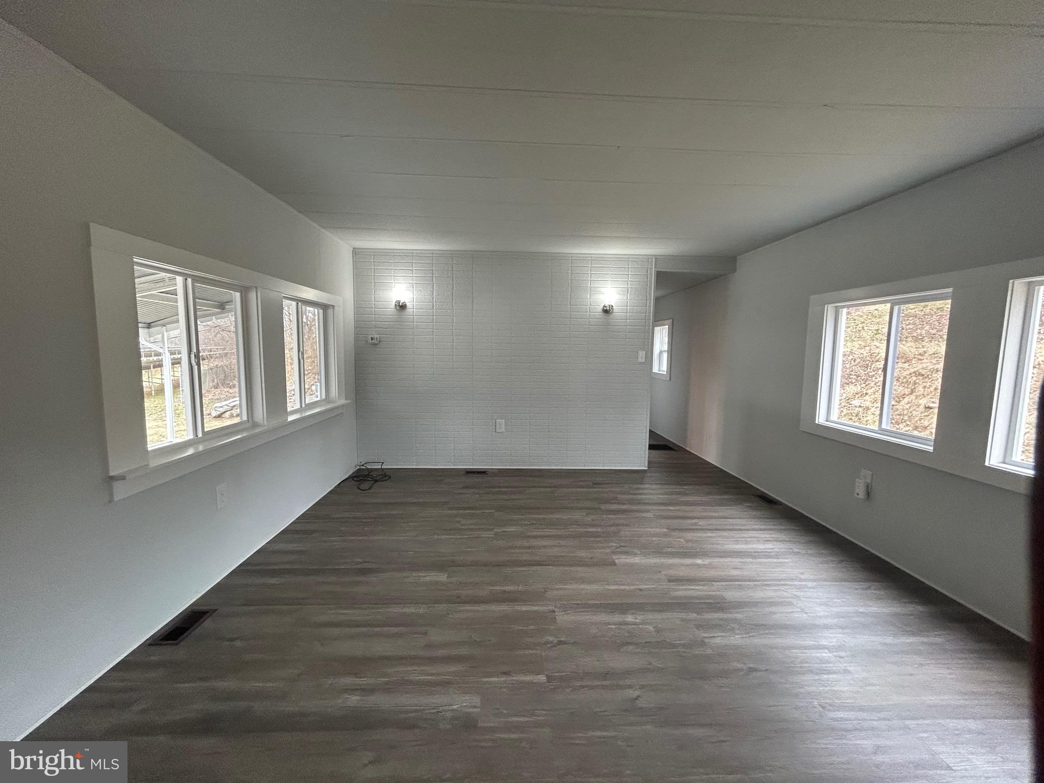 PALMDALE MOBILE HOME PARK - Residential