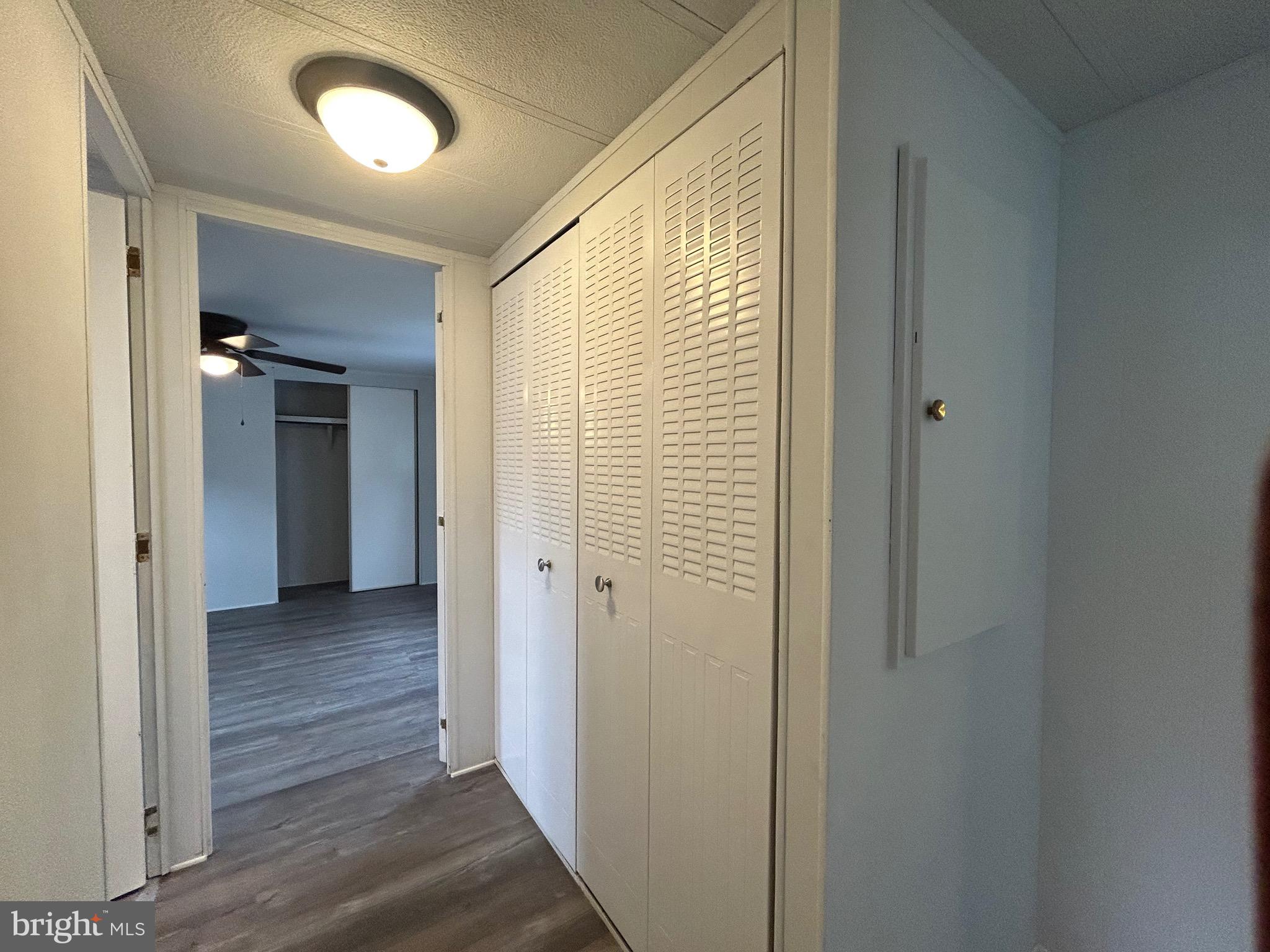 PALMDALE MOBILE HOME PARK - Residential