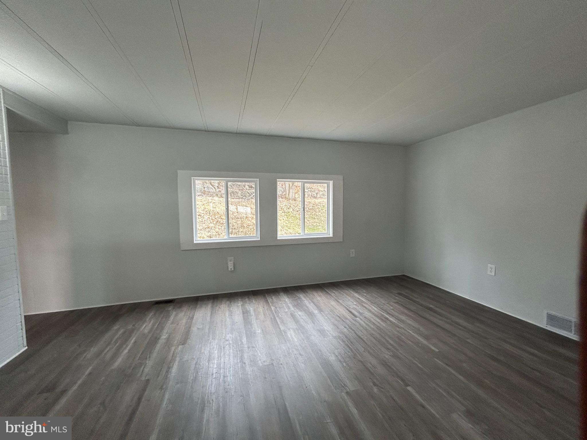 PALMDALE MOBILE HOME PARK - Residential