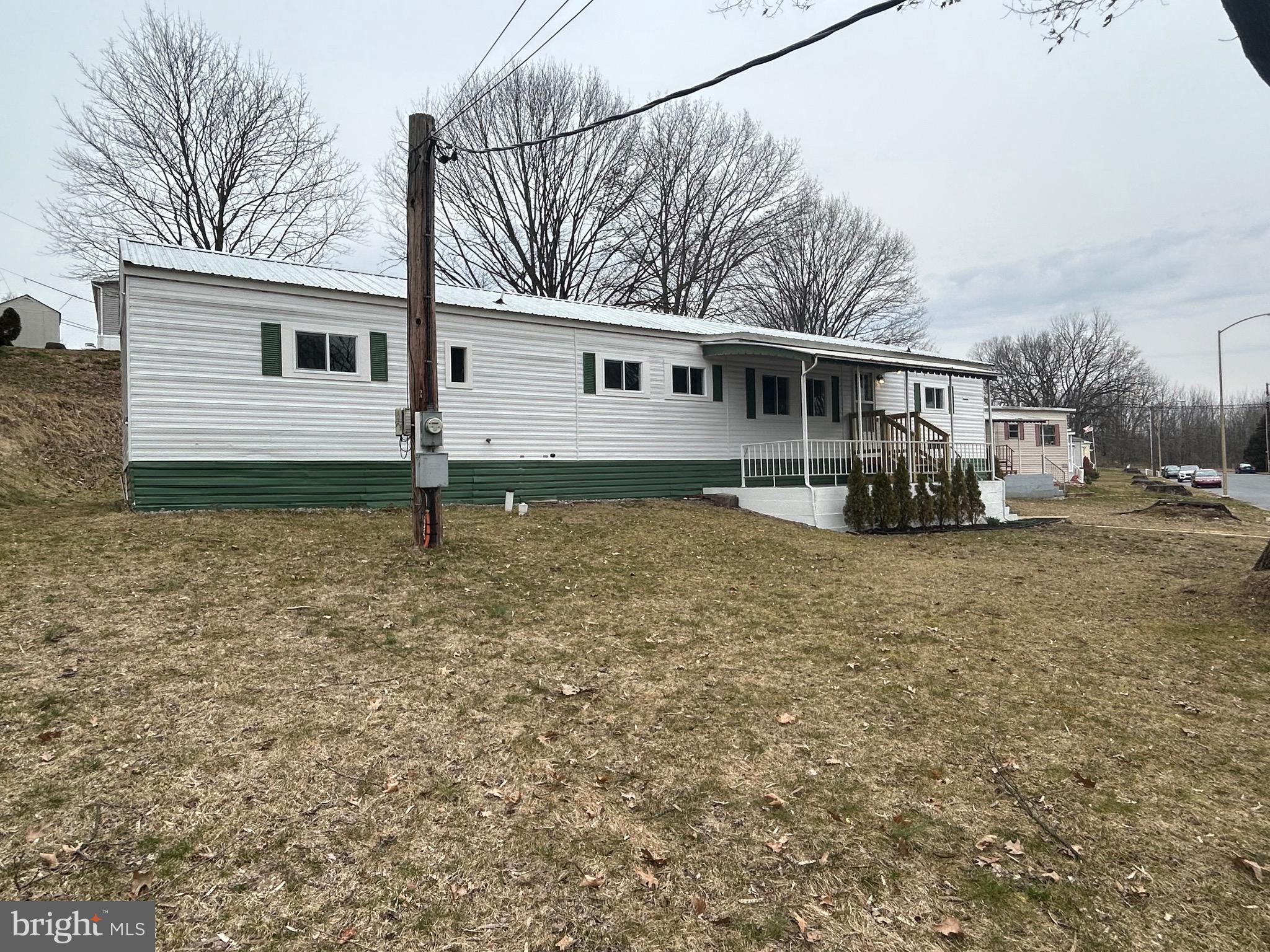 PALMDALE MOBILE HOME PARK - Residential