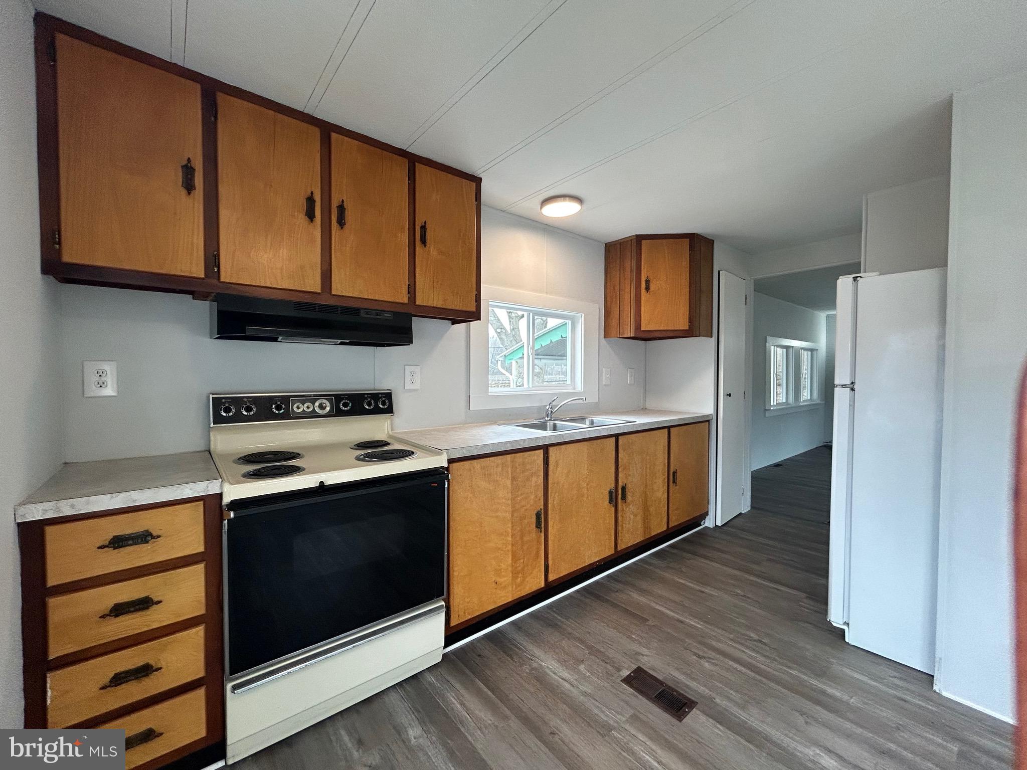 PALMDALE MOBILE HOME PARK - Residential