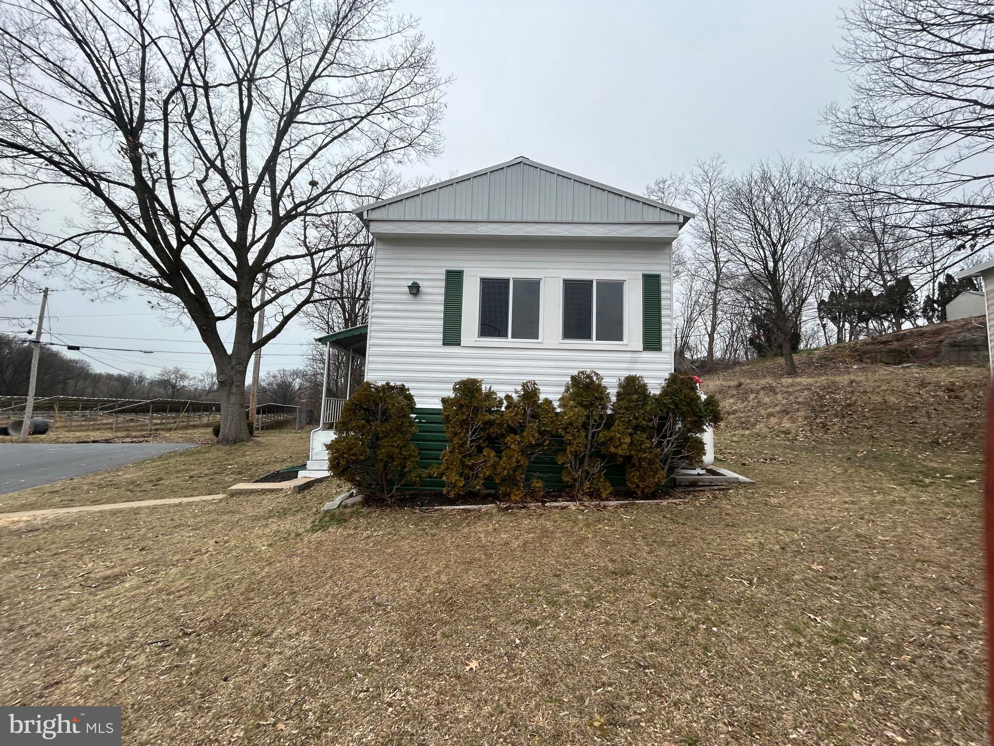 PALMDALE MOBILE HOME PARK - Residential