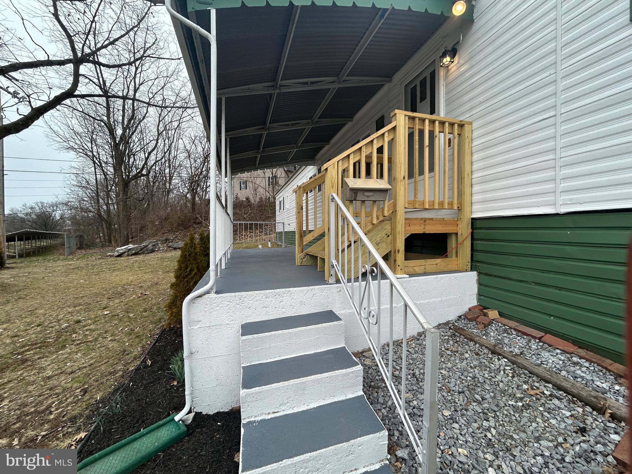 PALMDALE MOBILE HOME PARK - Residential