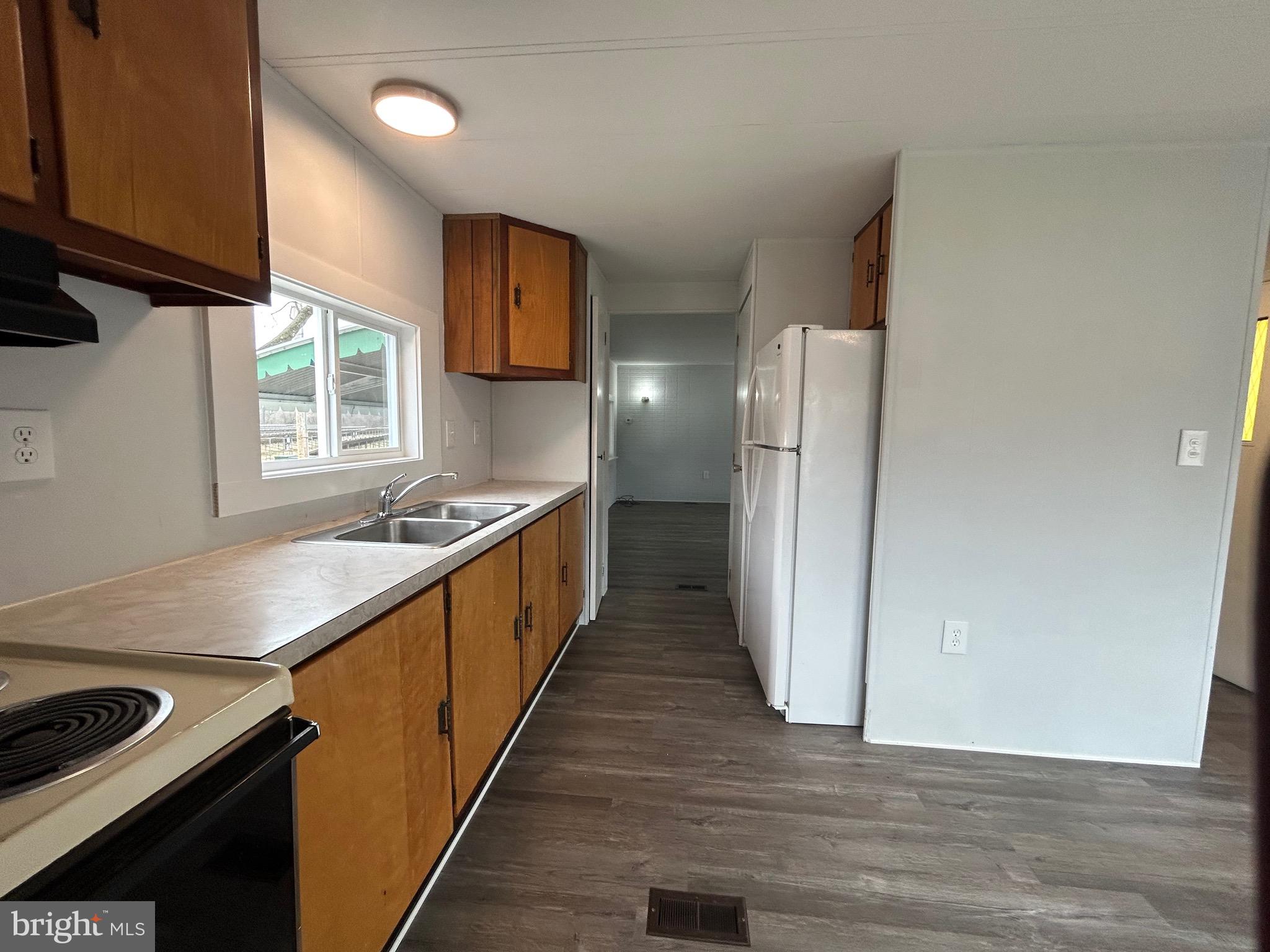 PALMDALE MOBILE HOME PARK - Residential