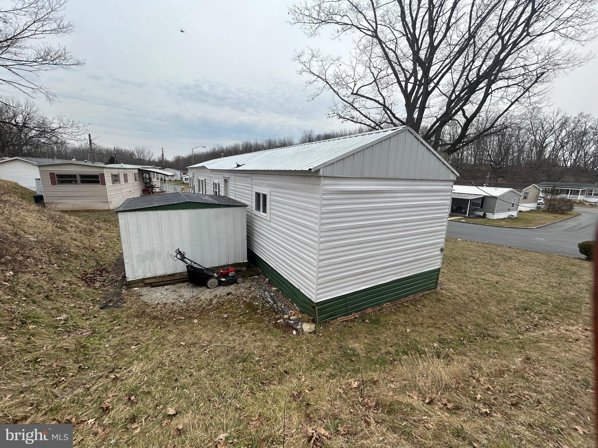 PALMDALE MOBILE HOME PARK - Residential