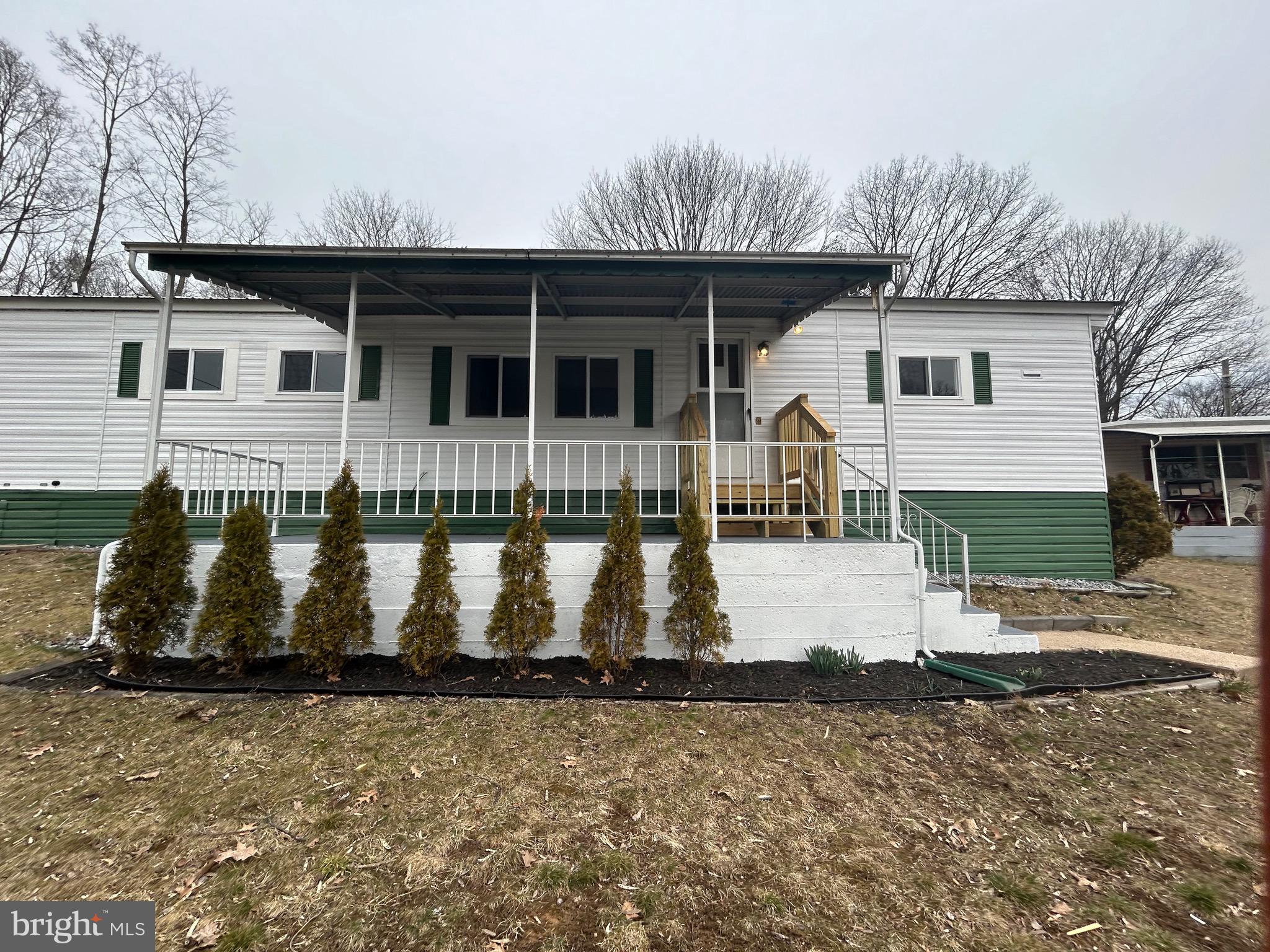 PALMDALE MOBILE HOME PARK - Residential