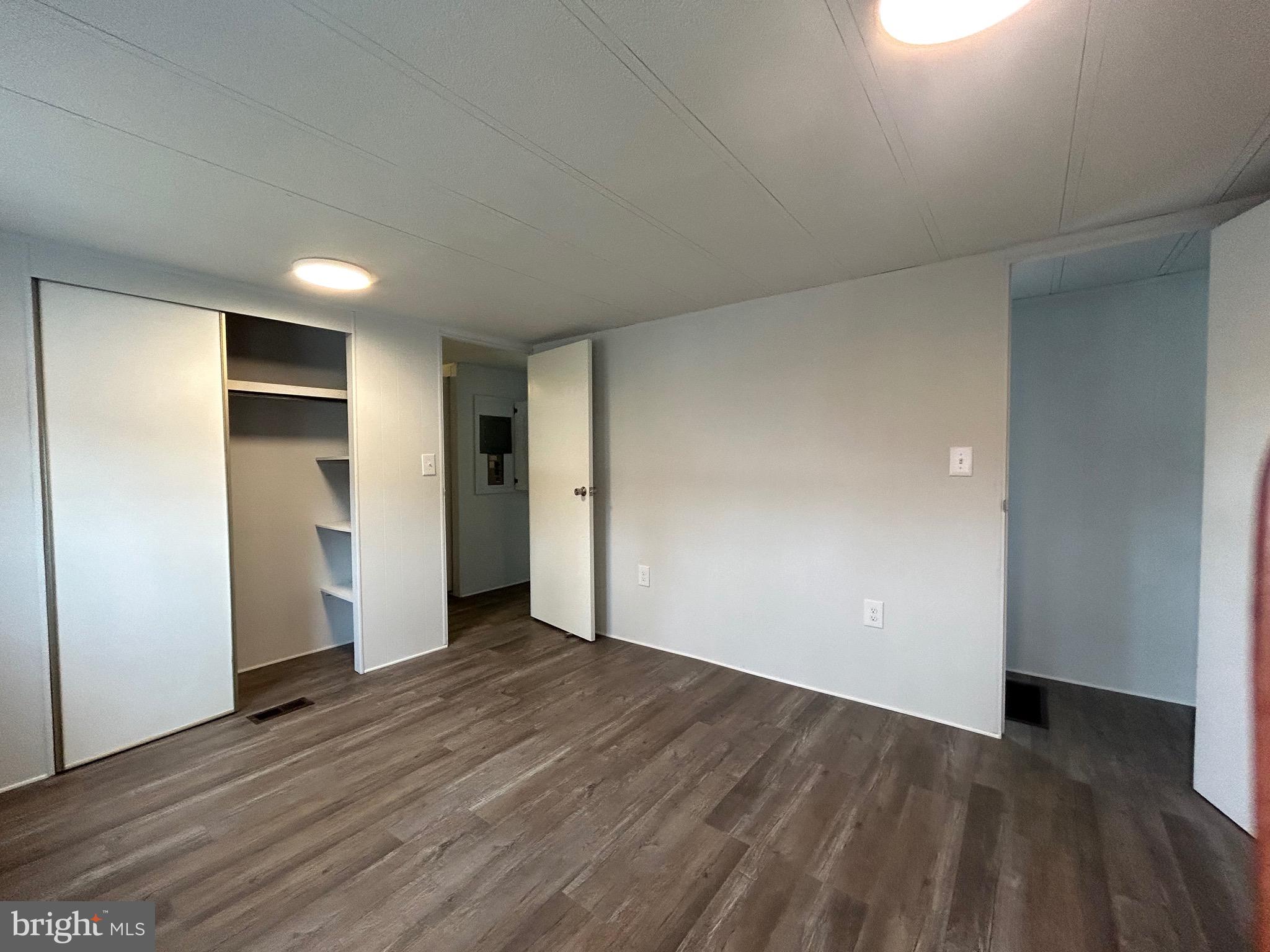 PALMDALE MOBILE HOME PARK - Residential