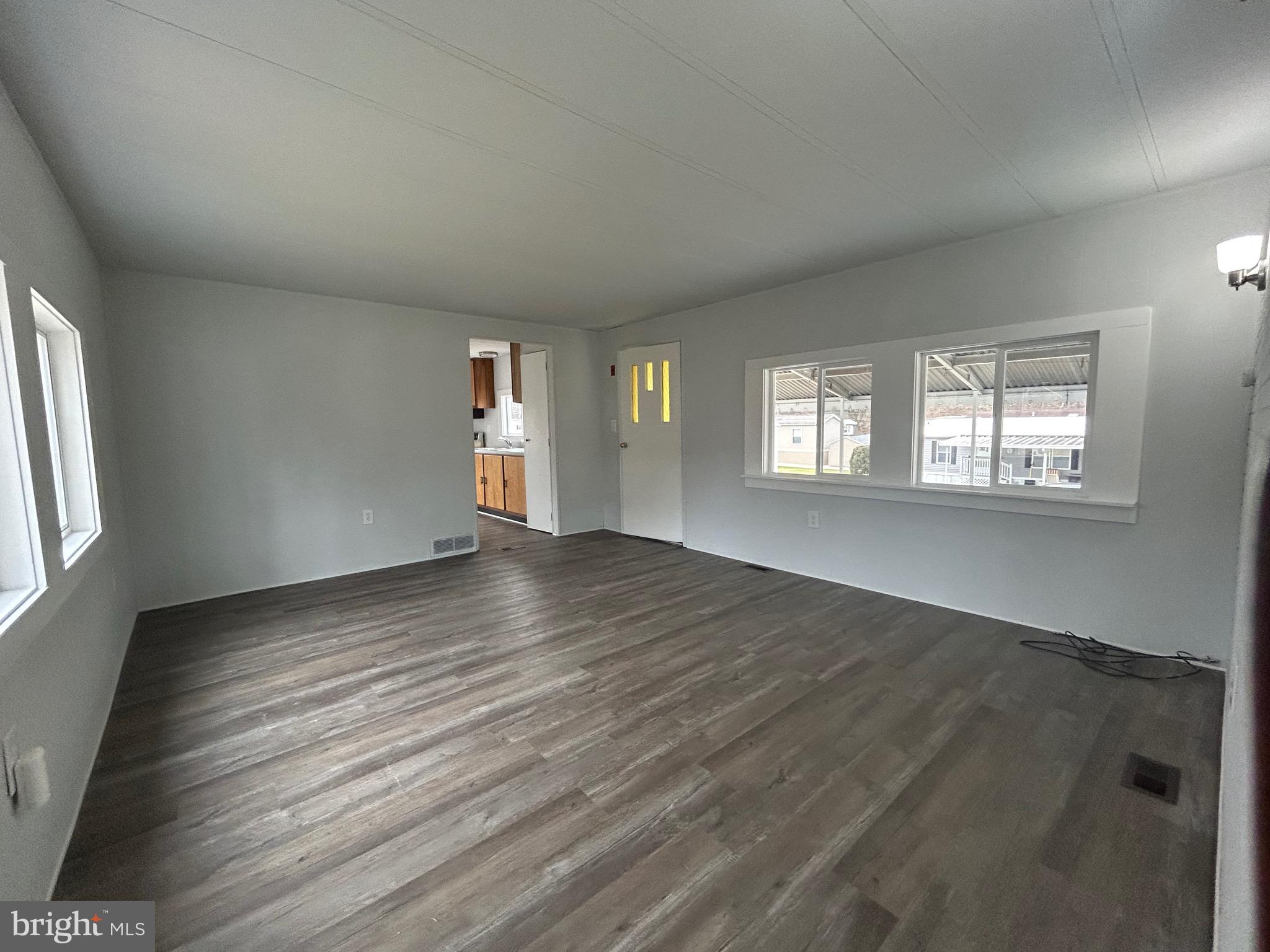 PALMDALE MOBILE HOME PARK - Residential