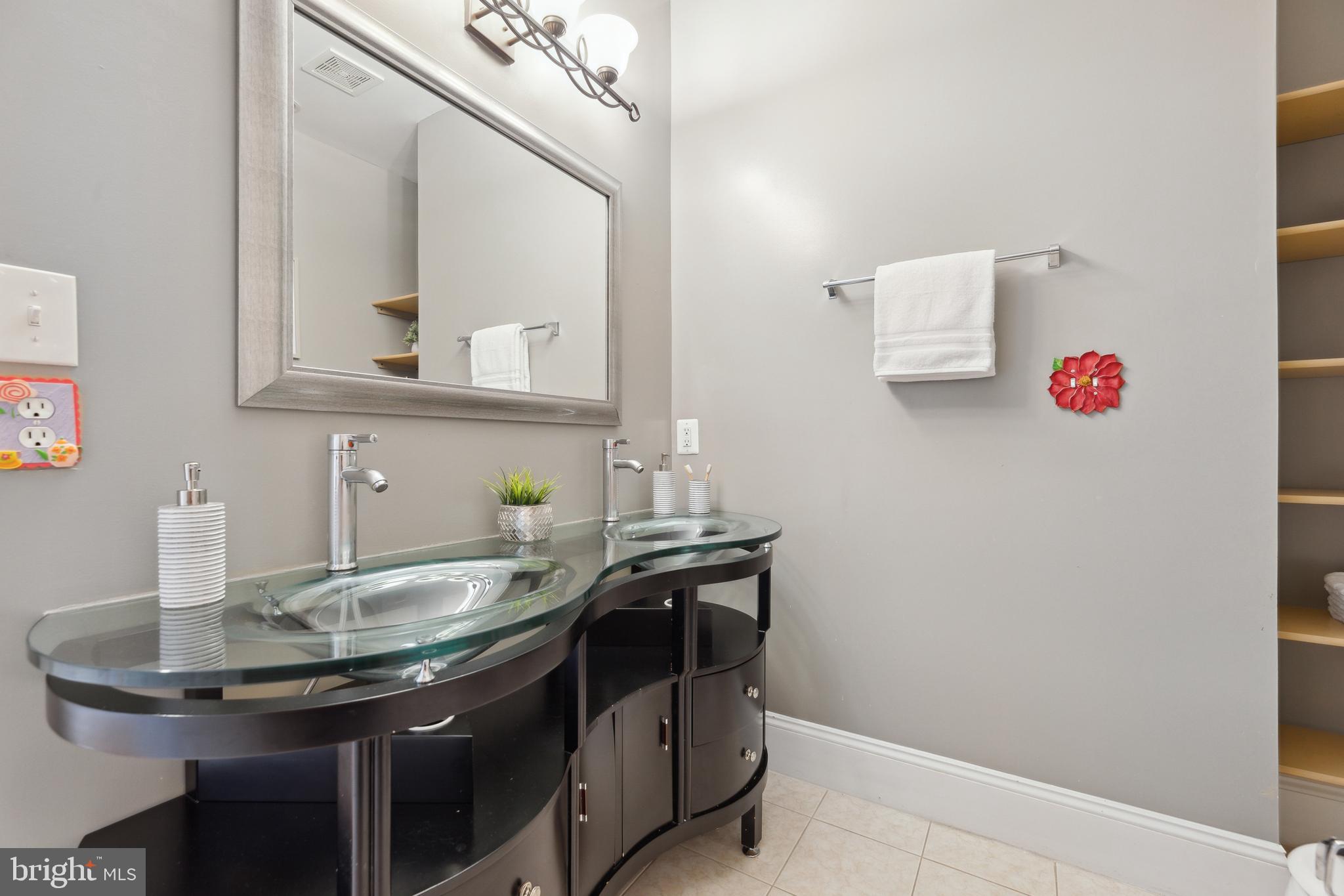 PIMMIT HILLS - Residential