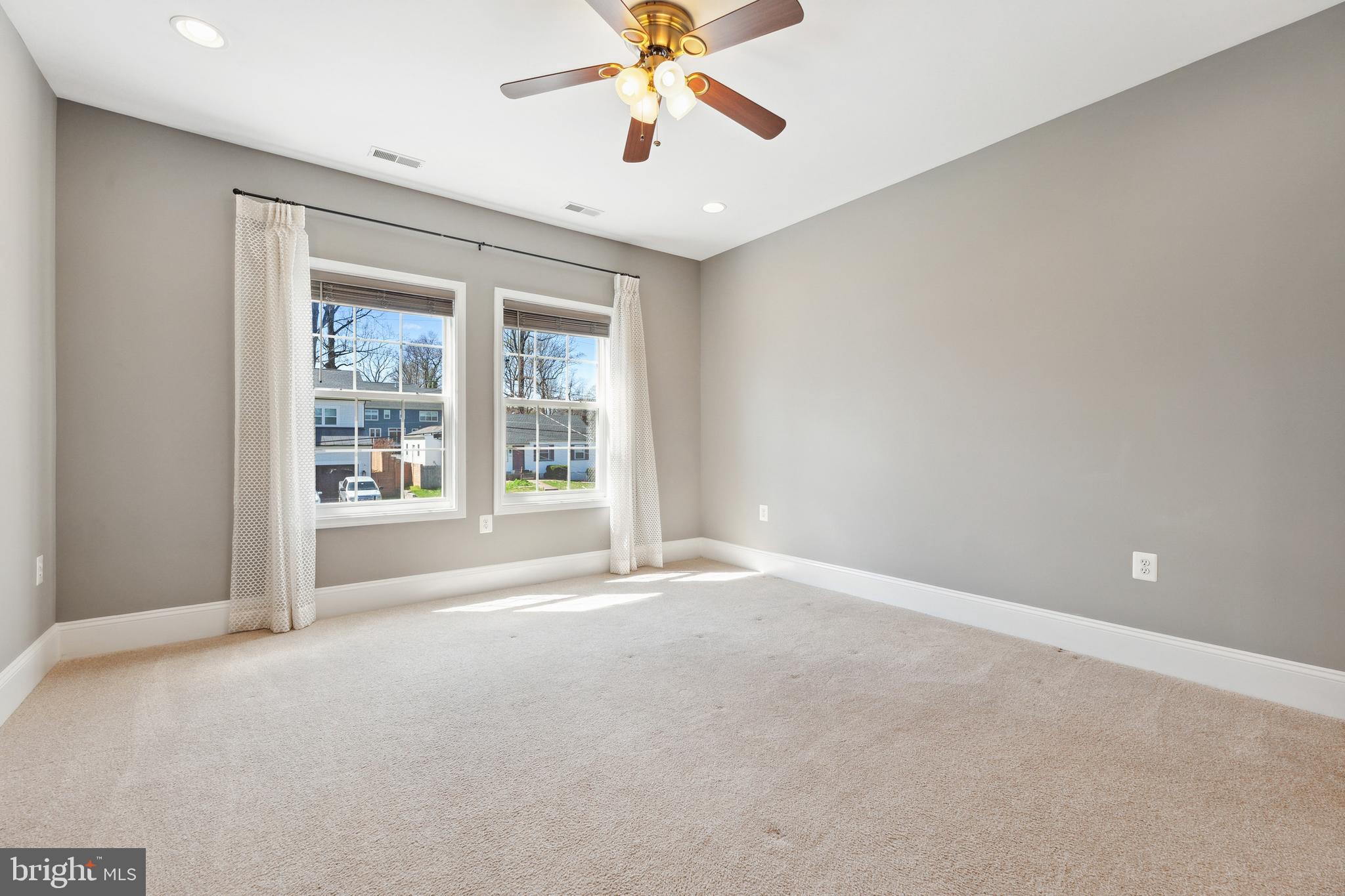 PIMMIT HILLS - Residential