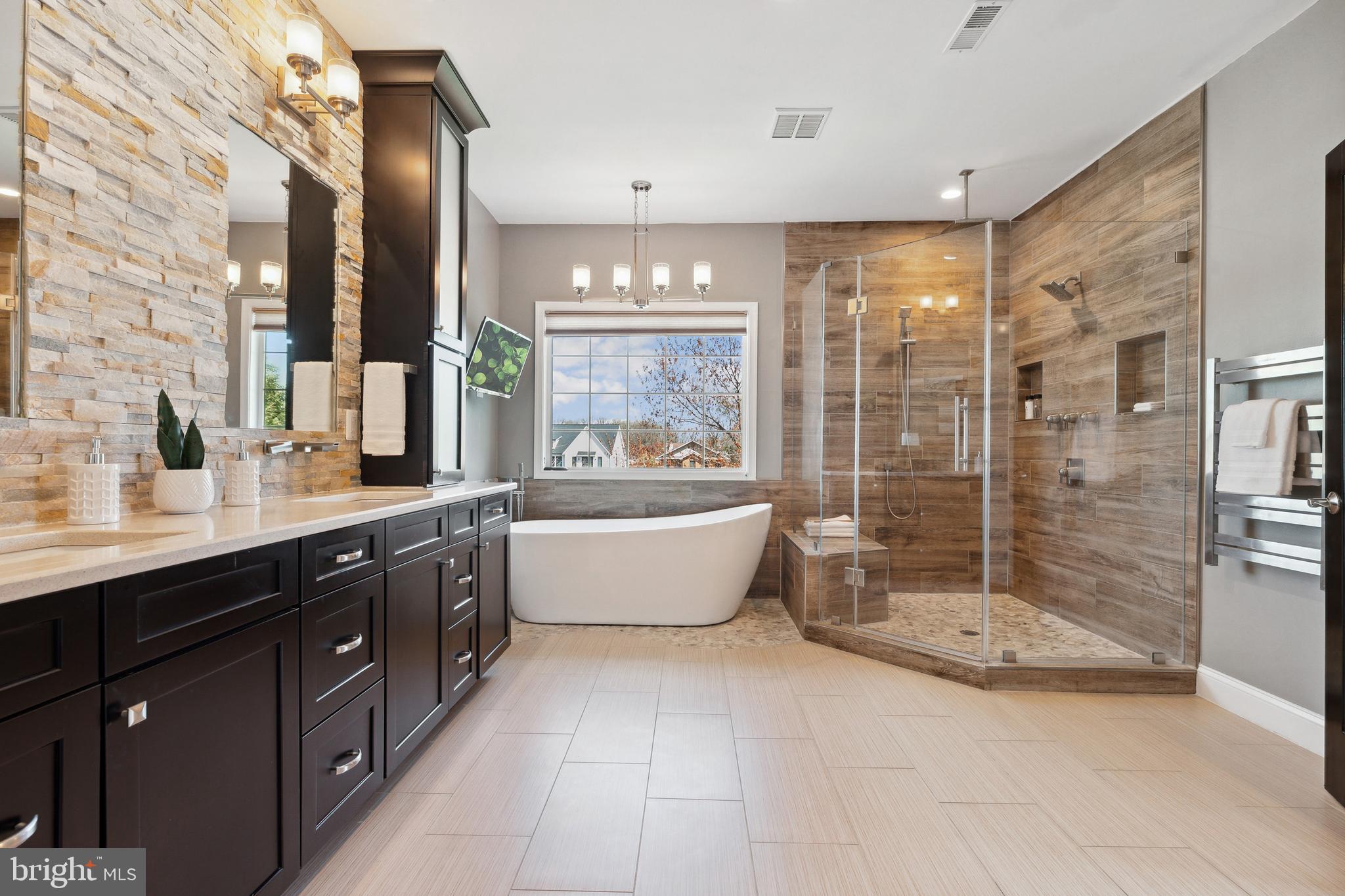 PIMMIT HILLS - Residential