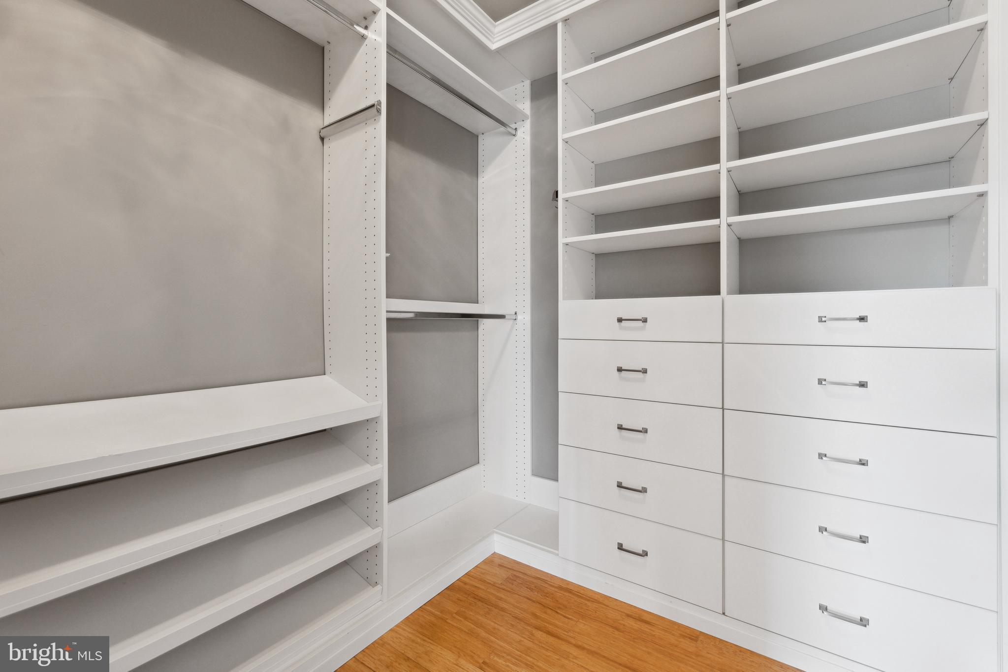 PIMMIT HILLS - Residential