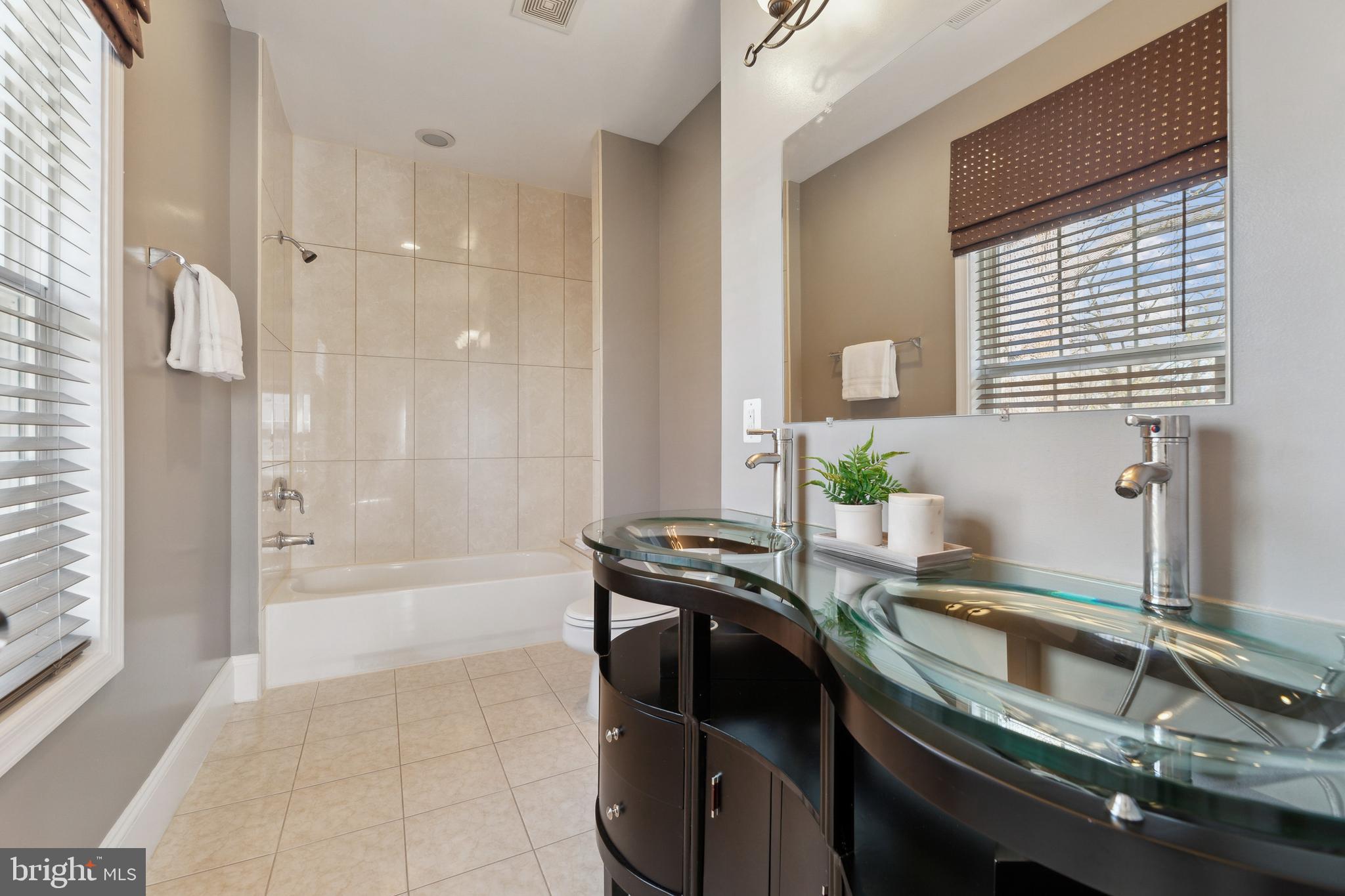 PIMMIT HILLS - Residential