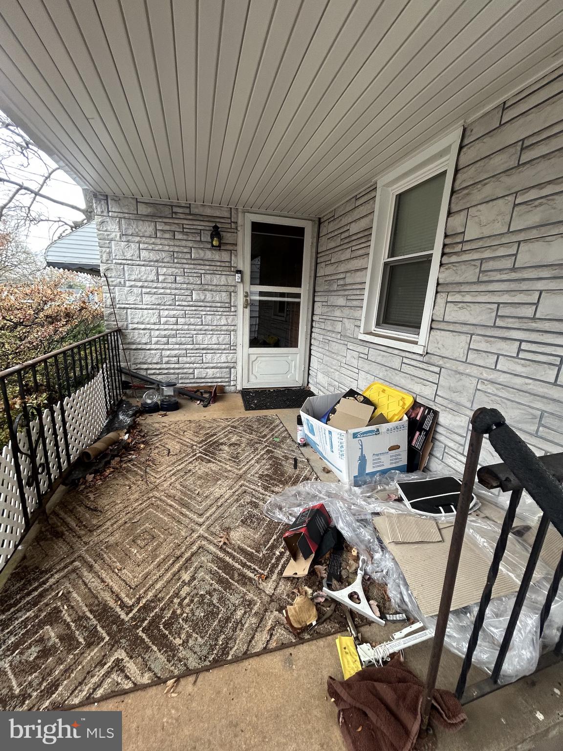 CATONSVILLE MANOR - Residential