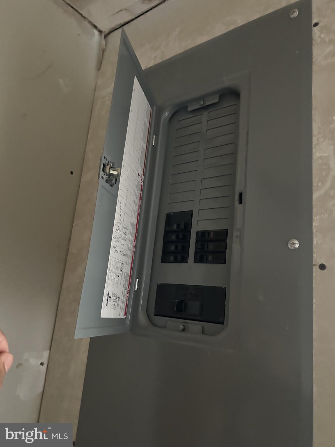 CATONSVILLE MANOR - Residential