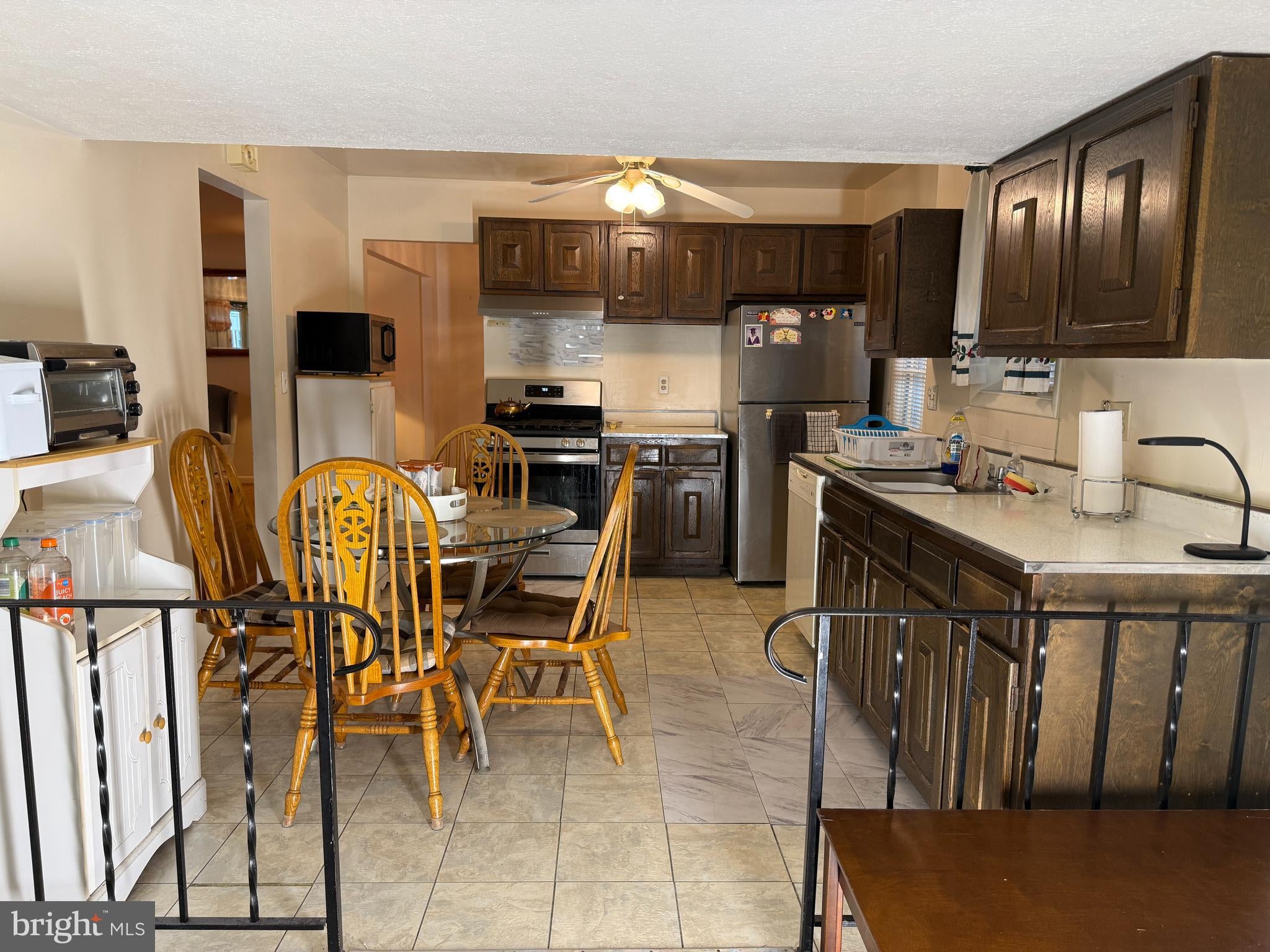 1411 FERNHILL COURT