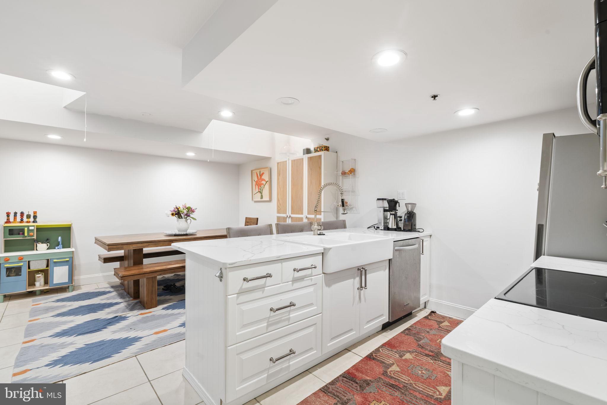 WASHINGTON SQ WEST - Residential