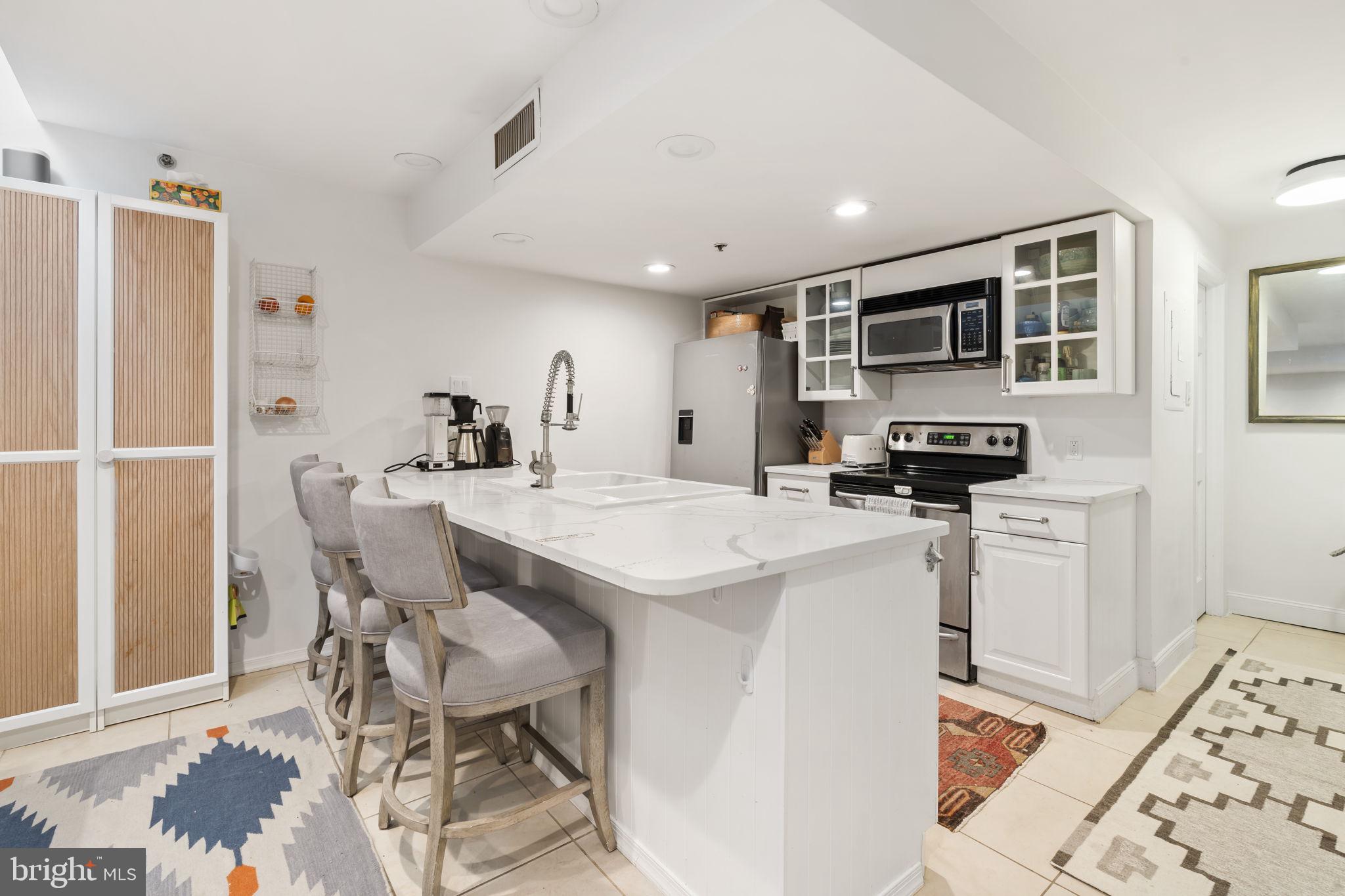 WASHINGTON SQ WEST - Residential